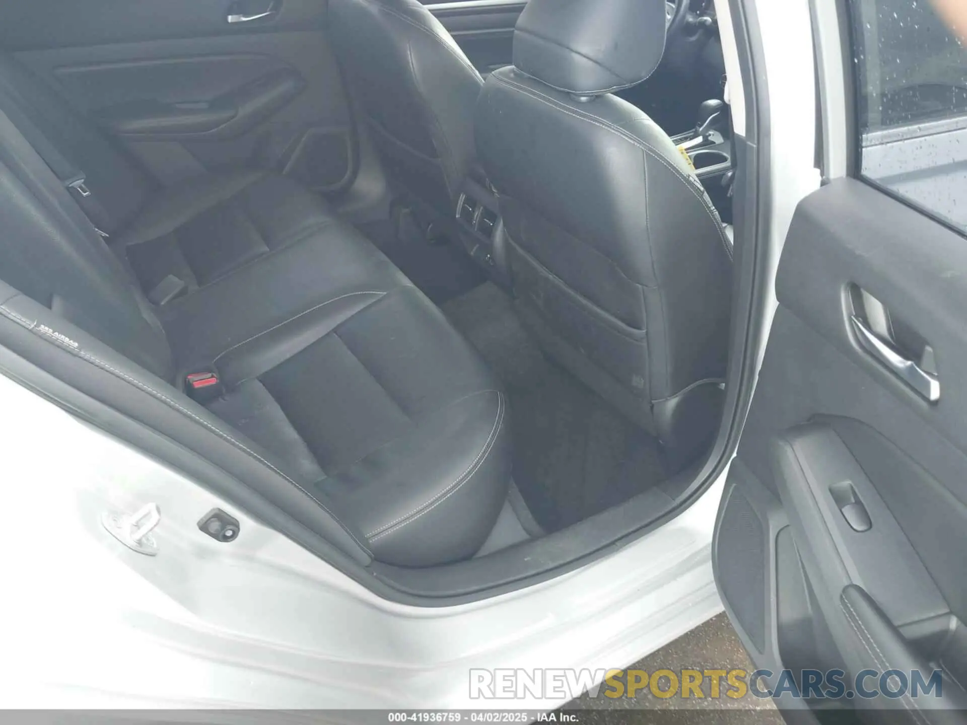 8 fotografías del automóvil dañado 1N4BL4EV1KC196985 NISSAN ALTIMA 2019
