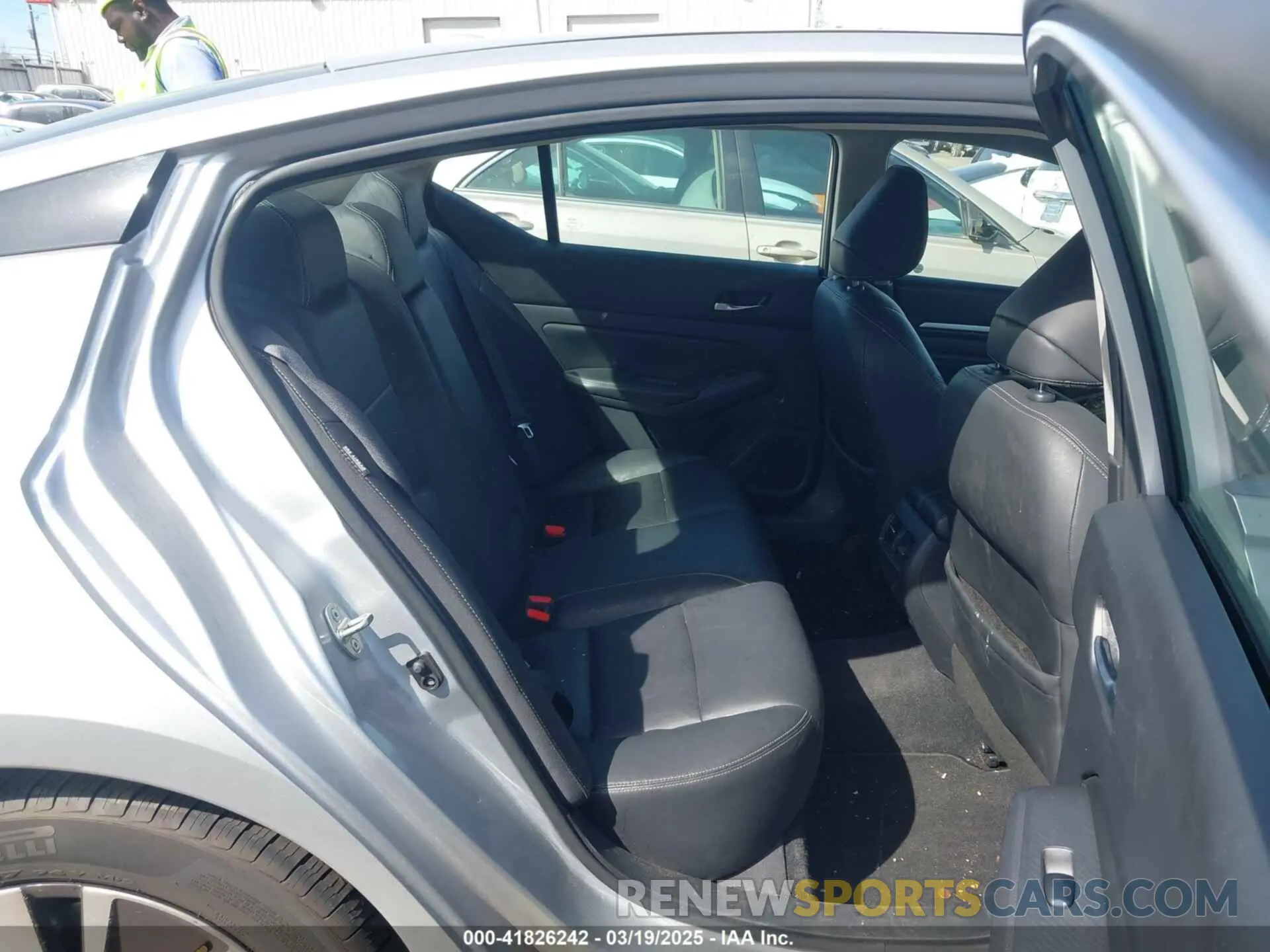 8 fotografías del automóvil dañado 1N4BL4EV1KC248311 NISSAN ALTIMA 2019