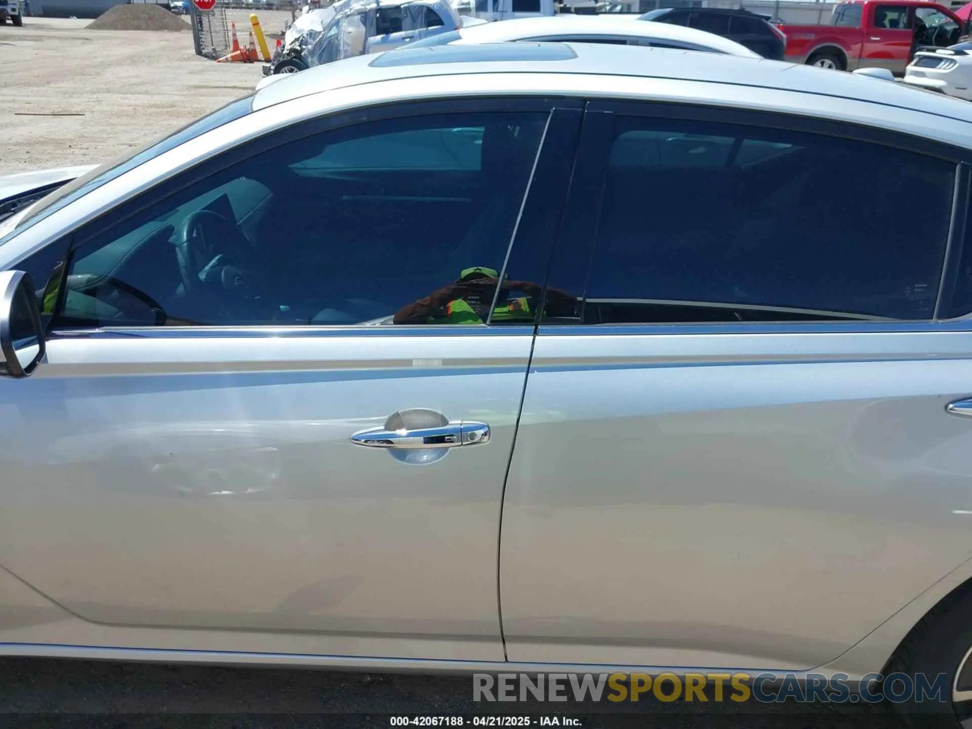 14 fotografías del automóvil dañado 1N4BL4EV2KC227192 NISSAN ALTIMA 2019