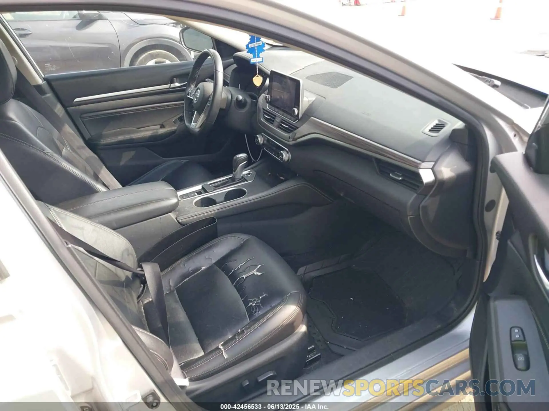 5 fotografías del automóvil dañado 1N4BL4EV4KC193191 NISSAN ALTIMA 2019