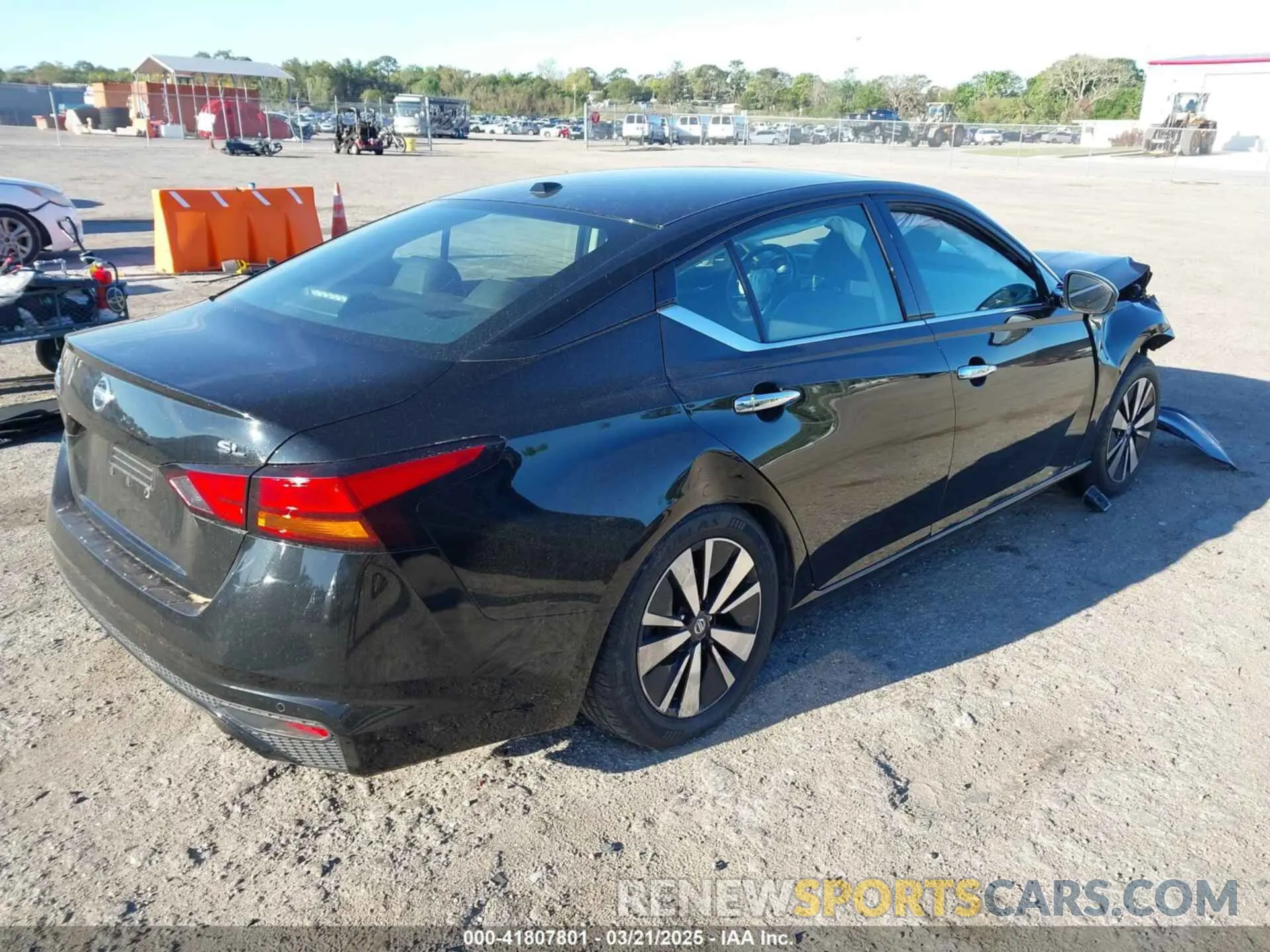 4 fotografías del automóvil dañado 1N4BL4EV4KC207767 NISSAN ALTIMA 2019