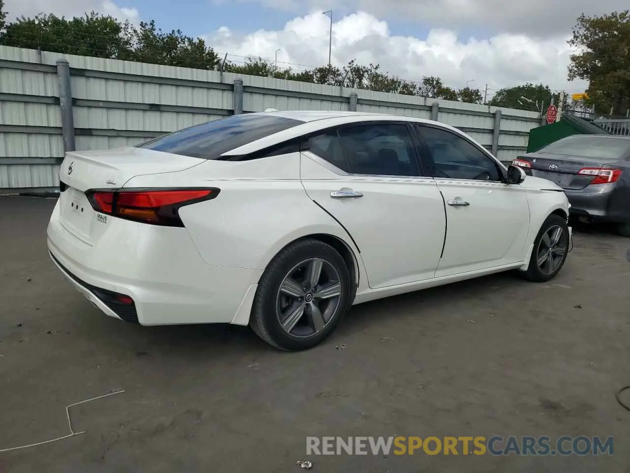 3 fotografías del automóvil dañado 1N4BL4EV6KC156112 NISSAN ALTIMA 2019