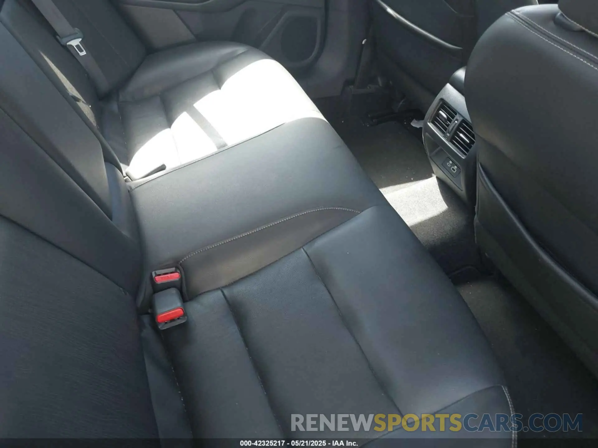 8 fotografías del automóvil dañado 1N4BL4EV7KC229536 NISSAN ALTIMA 2019