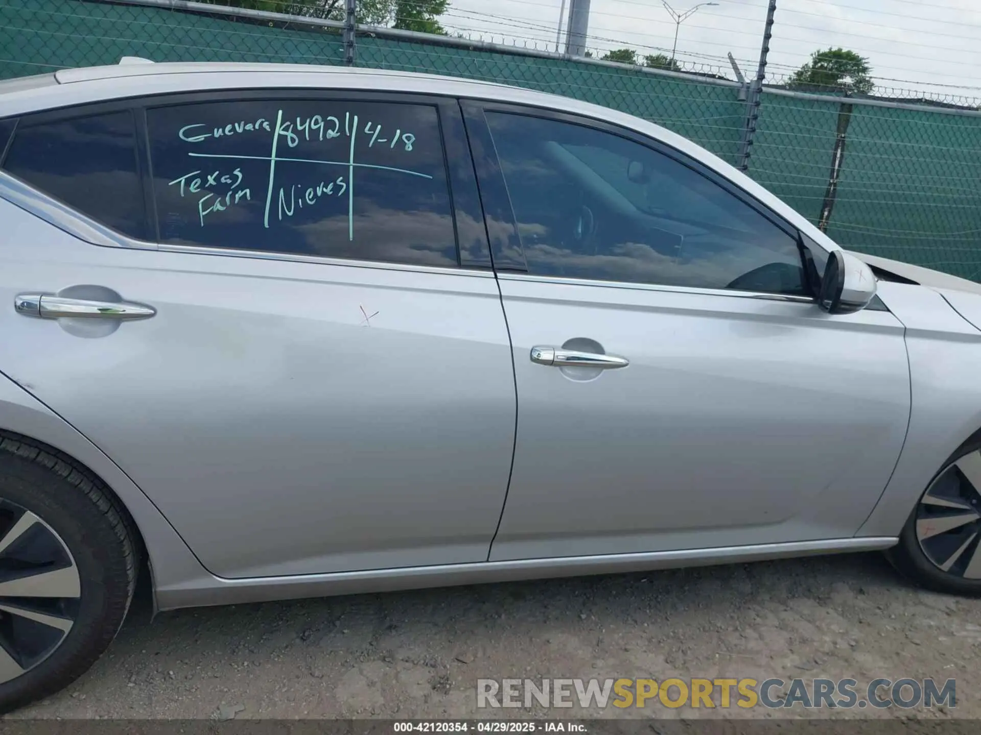13 fotografías del automóvil dañado 1N4BL4EV8KC189905 NISSAN ALTIMA 2019