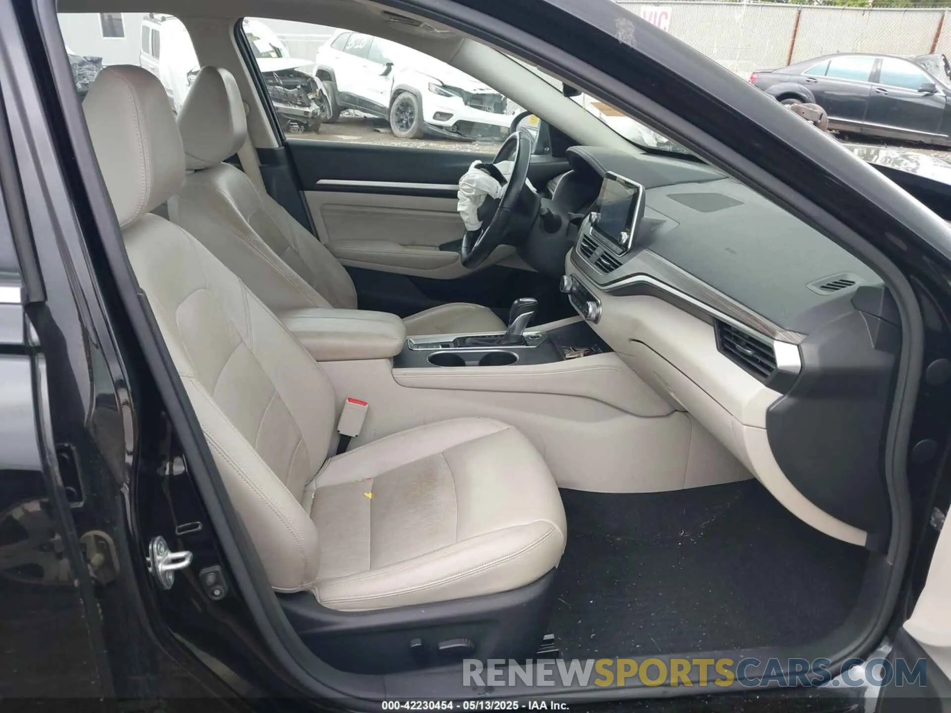 5 fotografías del automóvil dañado 1N4BL4EV9KC101346 NISSAN ALTIMA 2019