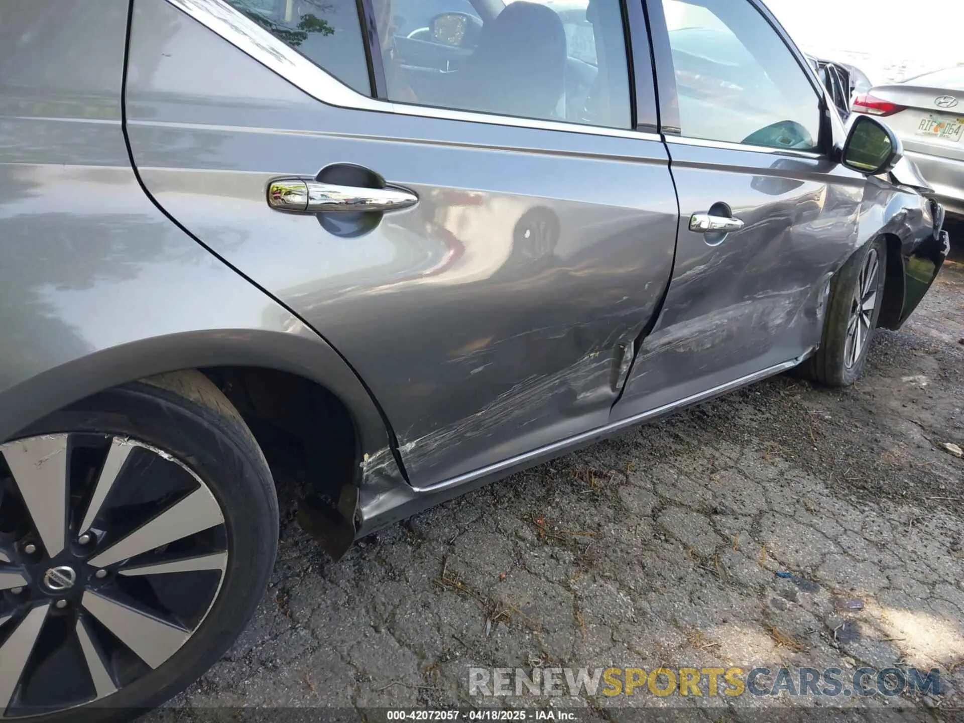 6 fotografías del automóvil dañado 1N4BL4EV9KC229456 NISSAN ALTIMA 2019