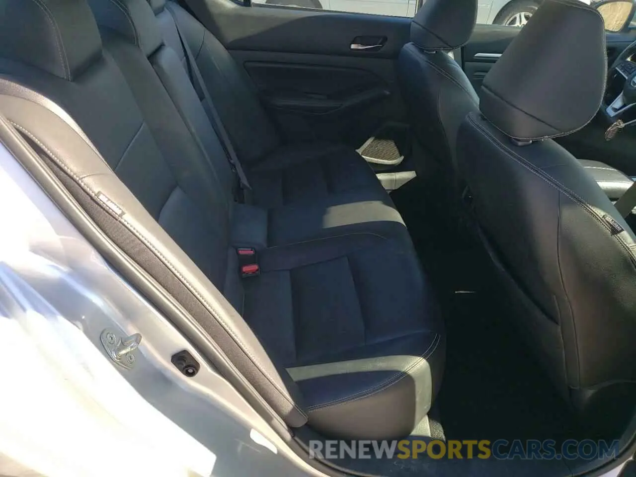 10 fotografías del automóvil dañado 1N4BL4EW5KC220990 NISSAN ALTIMA 2019