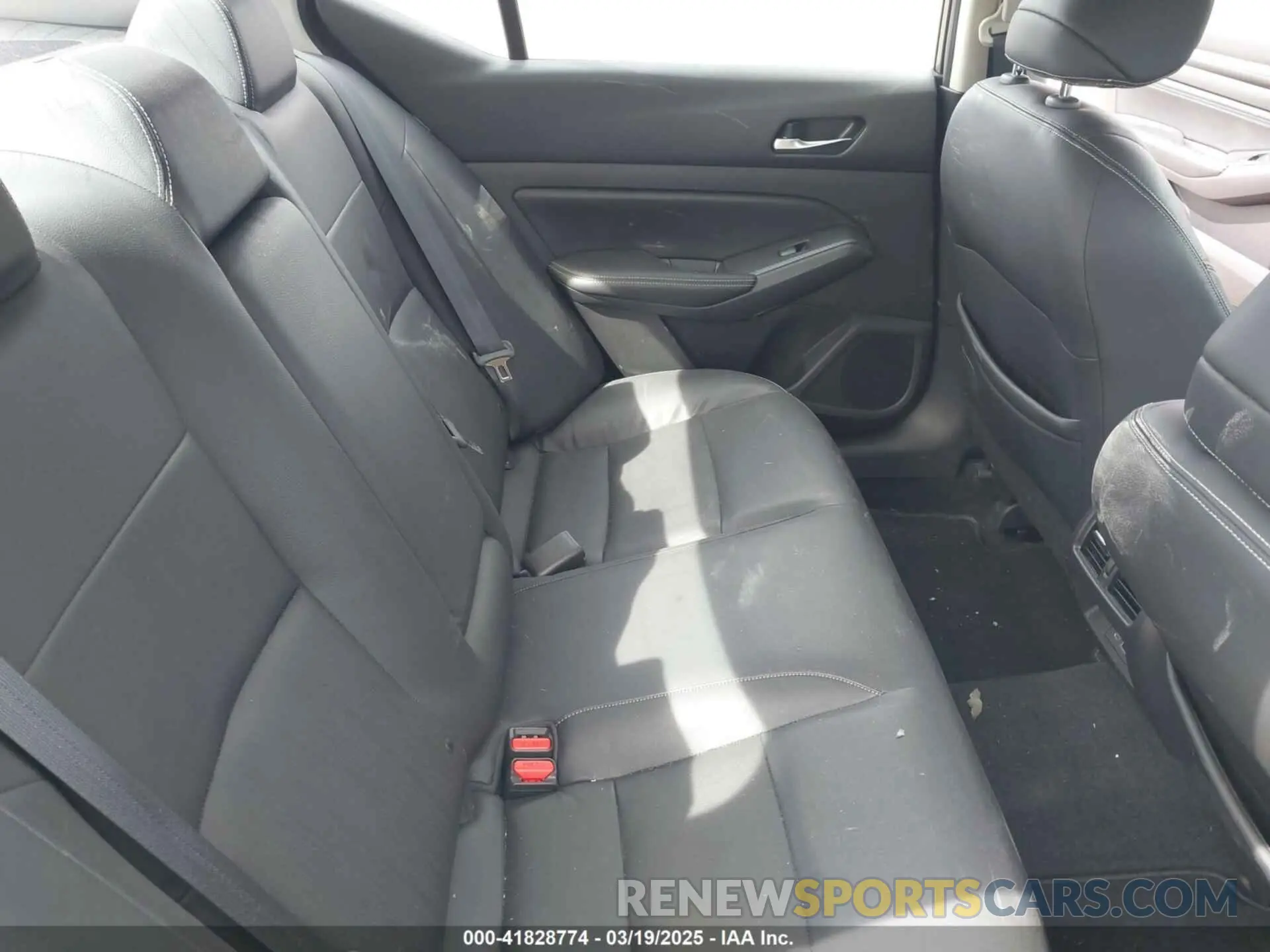 8 fotografías del automóvil dañado 1N4BL4FV1KC104563 NISSAN ALTIMA 2019