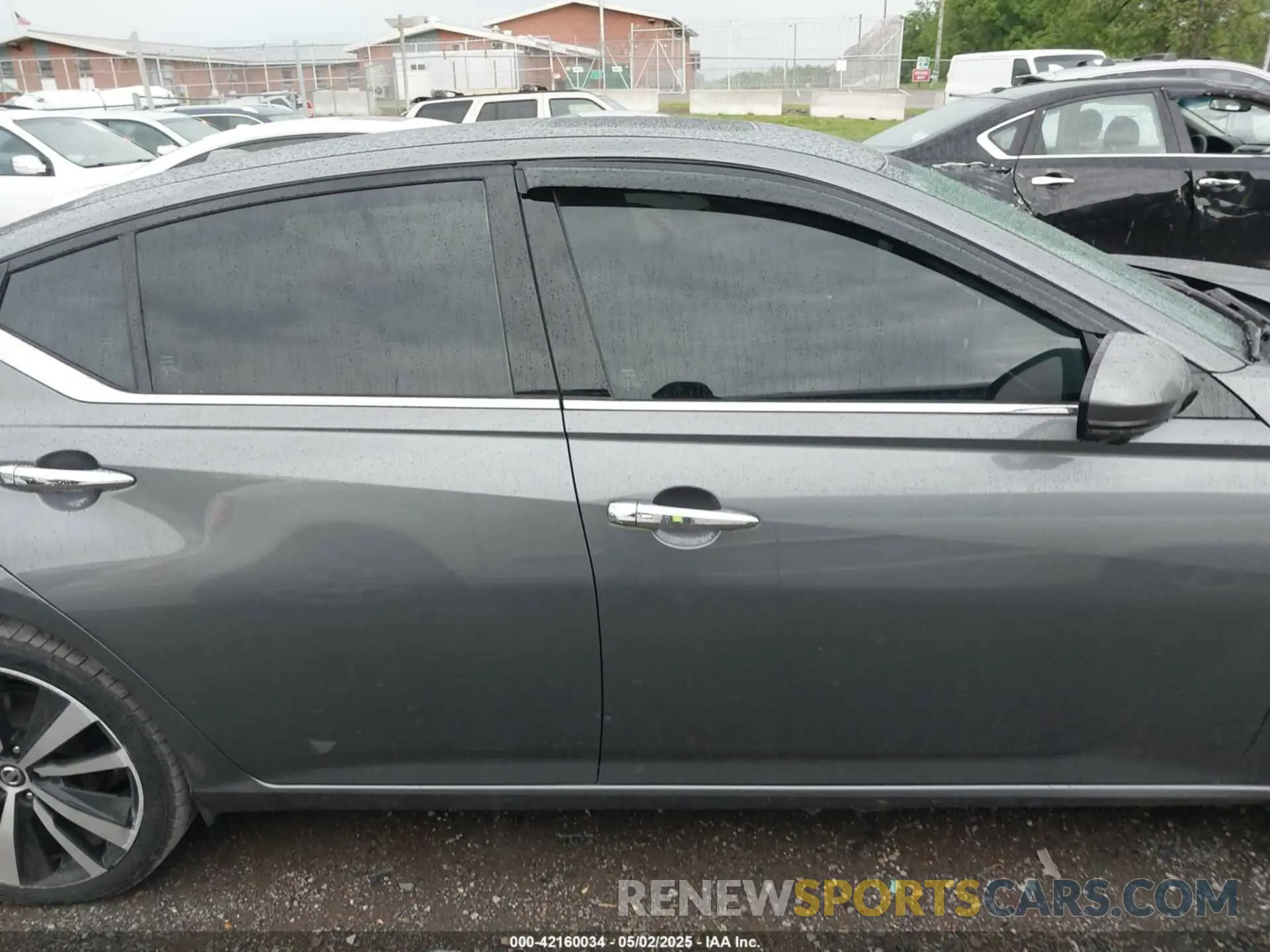 14 fotografías del automóvil dañado 1N4BL4FV2KC102742 NISSAN ALTIMA 2019