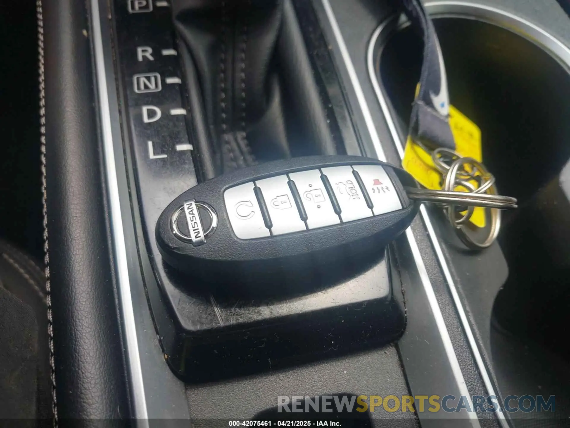 11 fotografías del automóvil dañado 1N4BL4FV6KC105773 NISSAN ALTIMA 2019