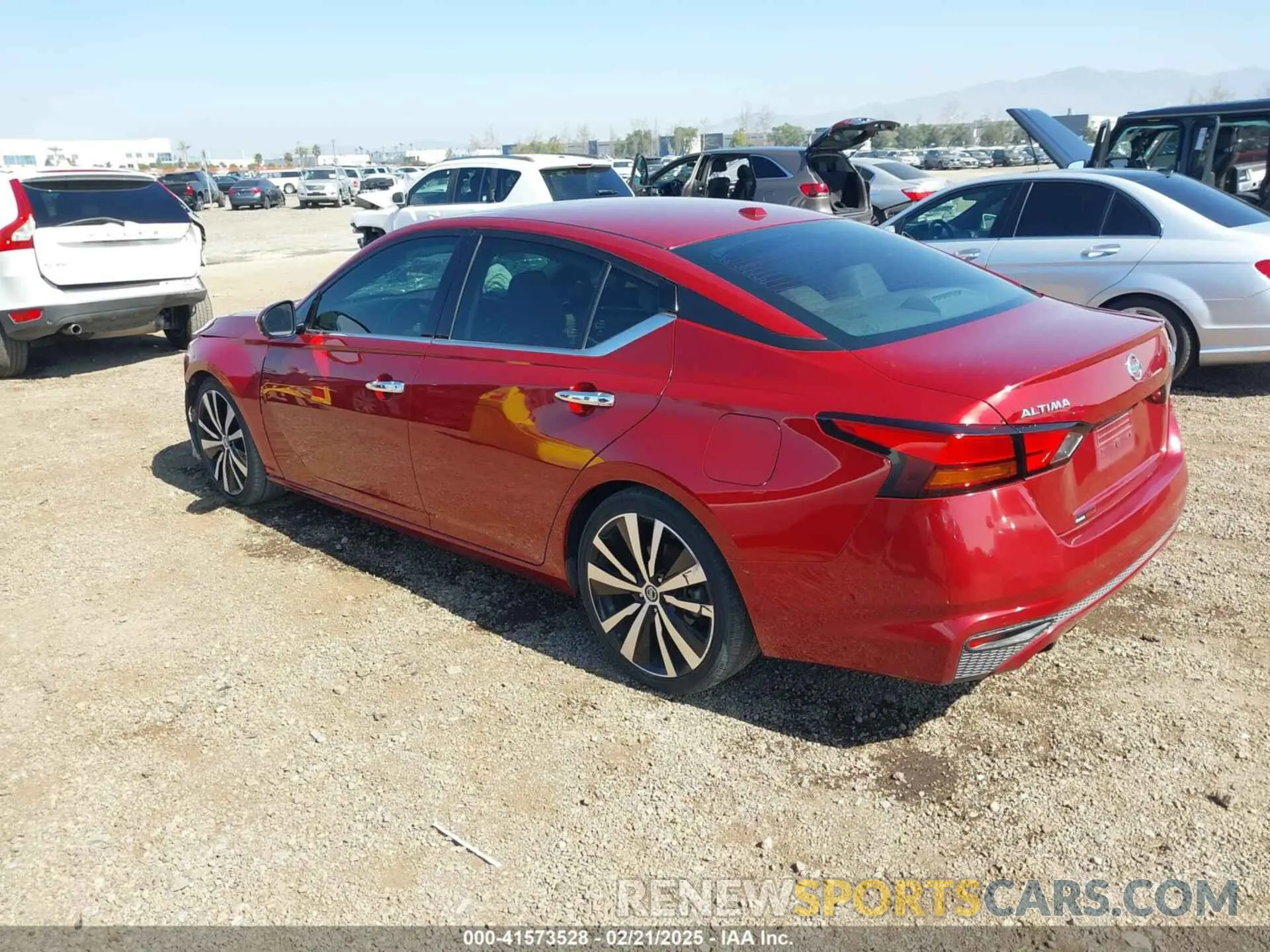 3 fotografías del automóvil dañado 1N4BL4FV7KC117575 NISSAN ALTIMA 2019