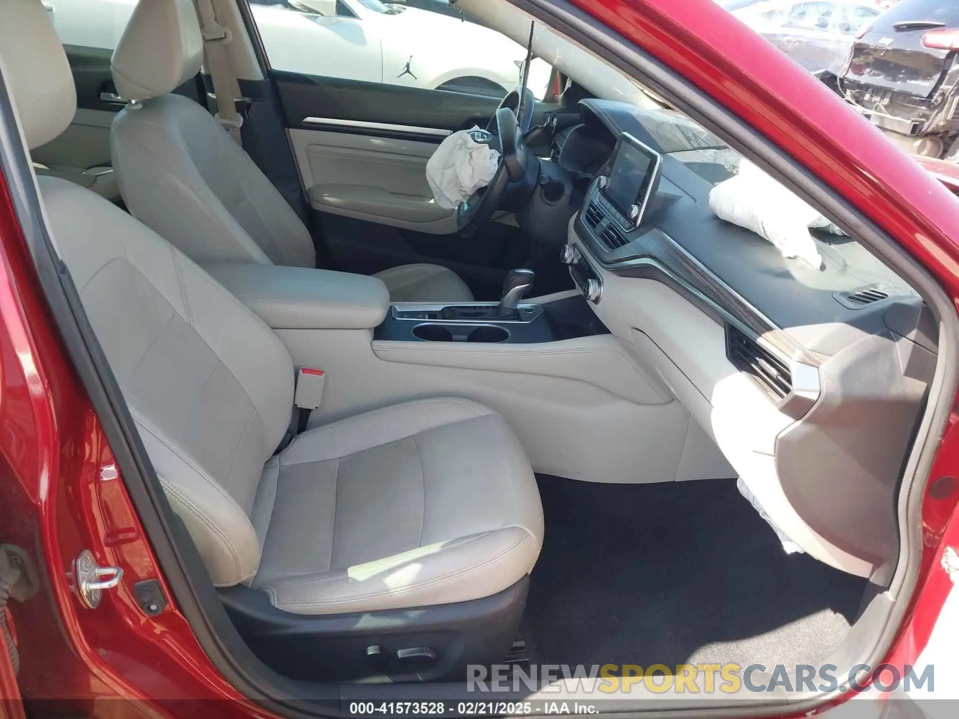 5 fotografías del automóvil dañado 1N4BL4FV7KC117575 NISSAN ALTIMA 2019