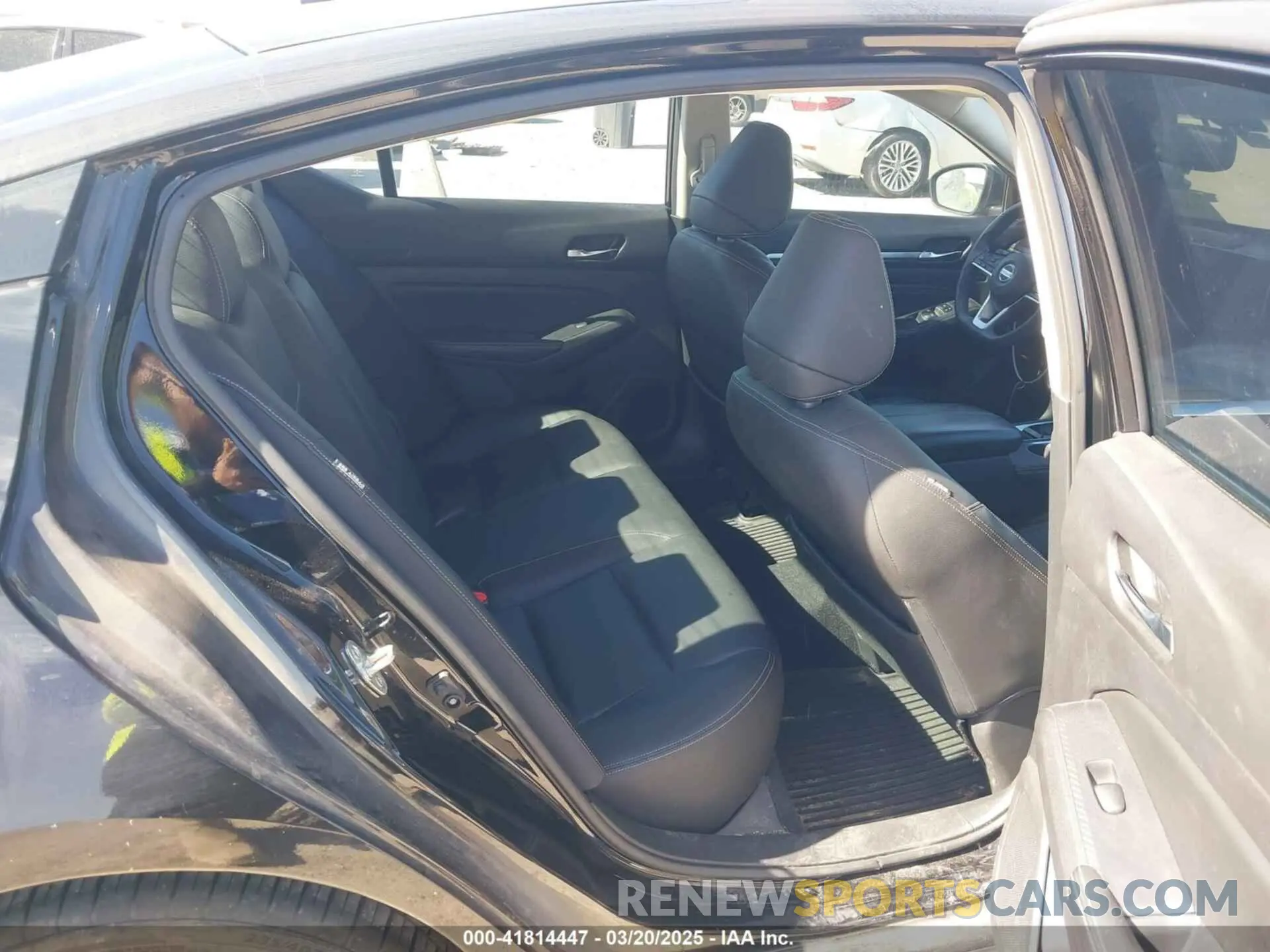 8 fotografías del automóvil dañado 1N4BL4FV9KC106514 NISSAN ALTIMA 2019