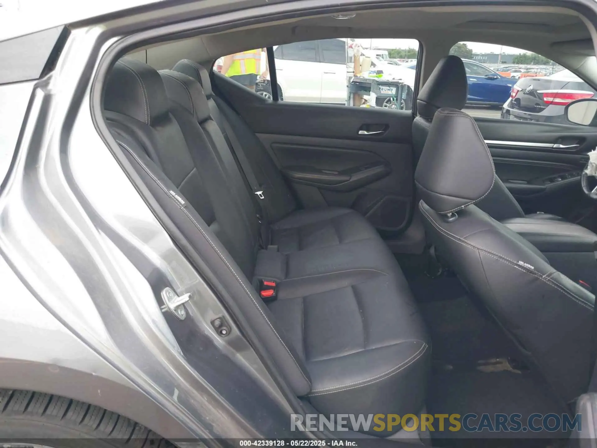 8 fotografías del automóvil dañado 1N4BL4FW5KC181946 NISSAN ALTIMA 2019