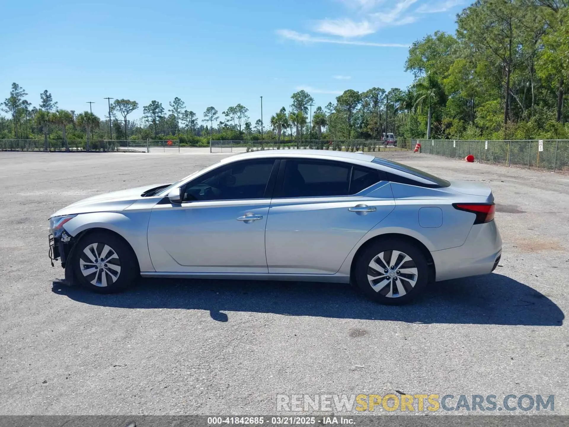 14 fotografías del automóvil dañado 1N4BL4BV5LC208786 NISSAN ALTIMA 2020