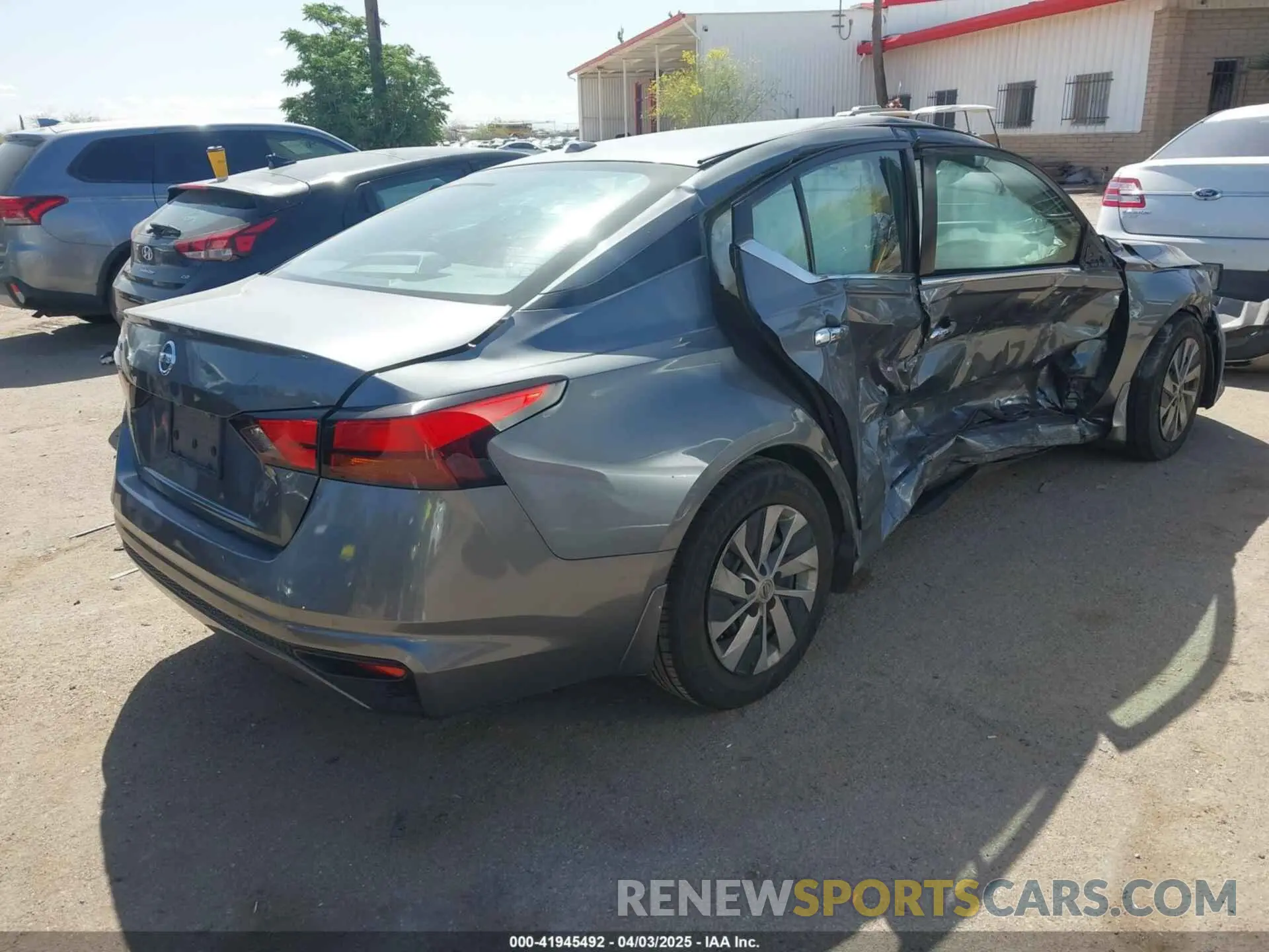 4 fotografías del automóvil dañado 1N4BL4BV5LN321948 NISSAN ALTIMA 2020