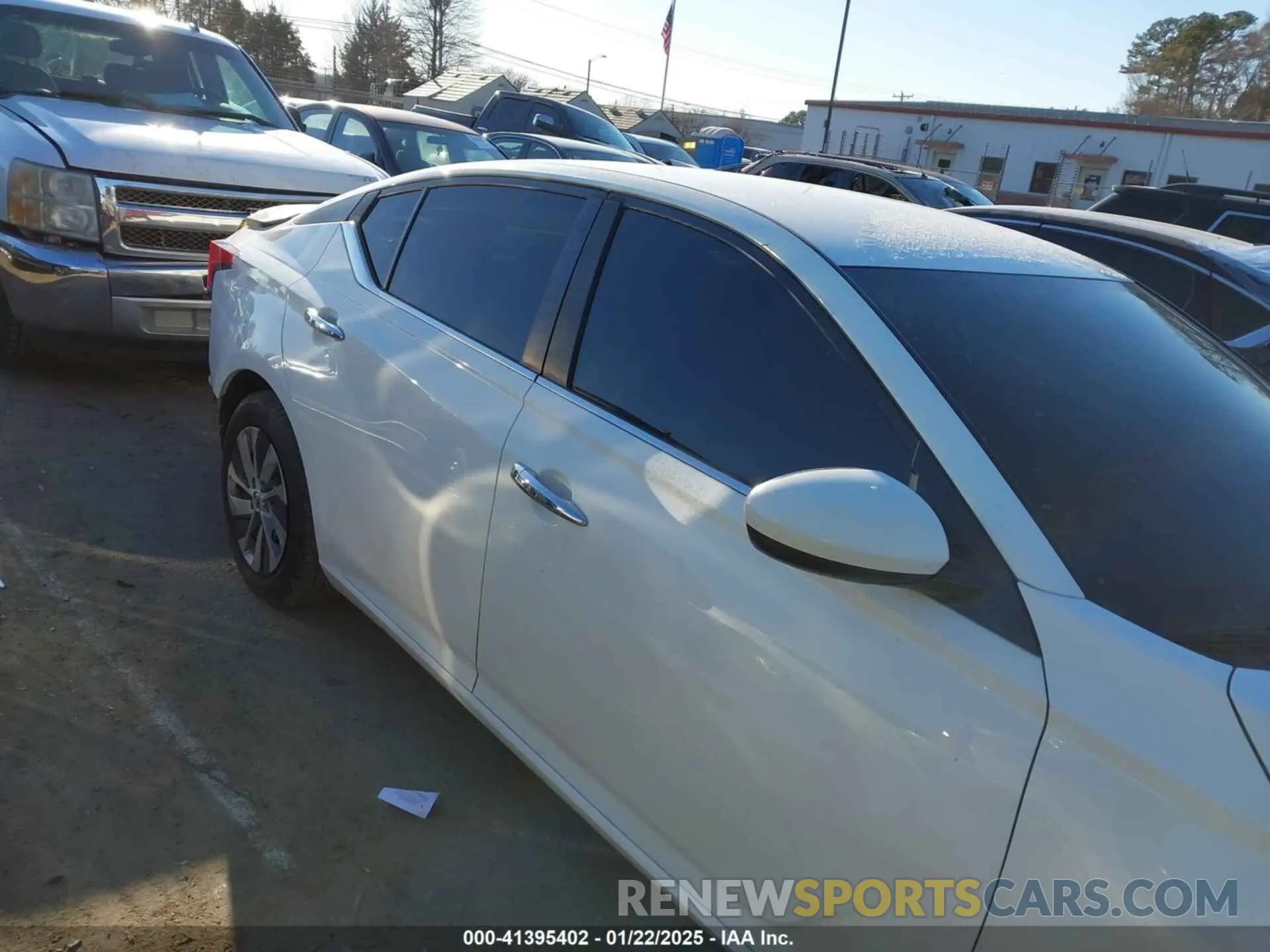 13 fotografías del automóvil dañado 1N4BL4BV6LC128820 NISSAN ALTIMA 2020