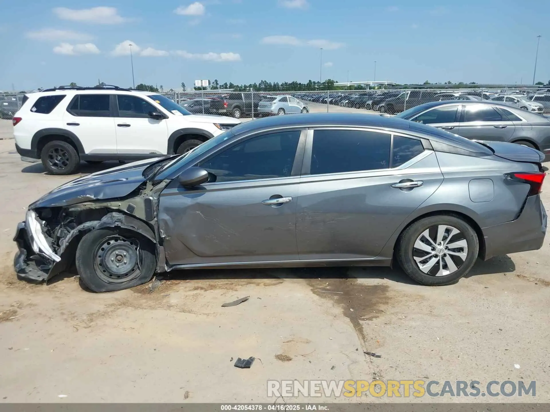14 fotografías del automóvil dañado 1N4BL4BV7LC114313 NISSAN ALTIMA 2020