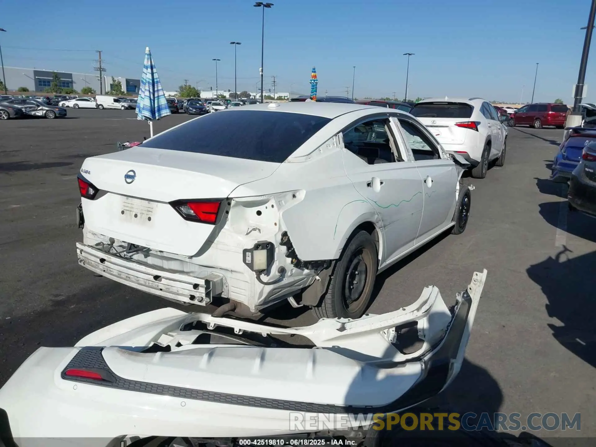 4 fotografías del automóvil dañado 1N4BL4BV8LC275138 NISSAN ALTIMA 2020