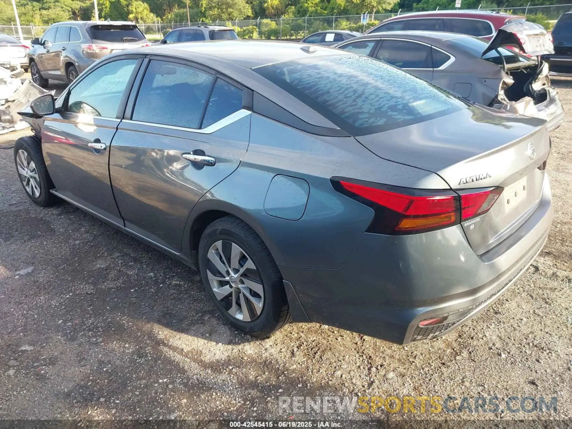 3 fotografías del automóvil dañado 1N4BL4BVXLN312680 NISSAN ALTIMA 2020