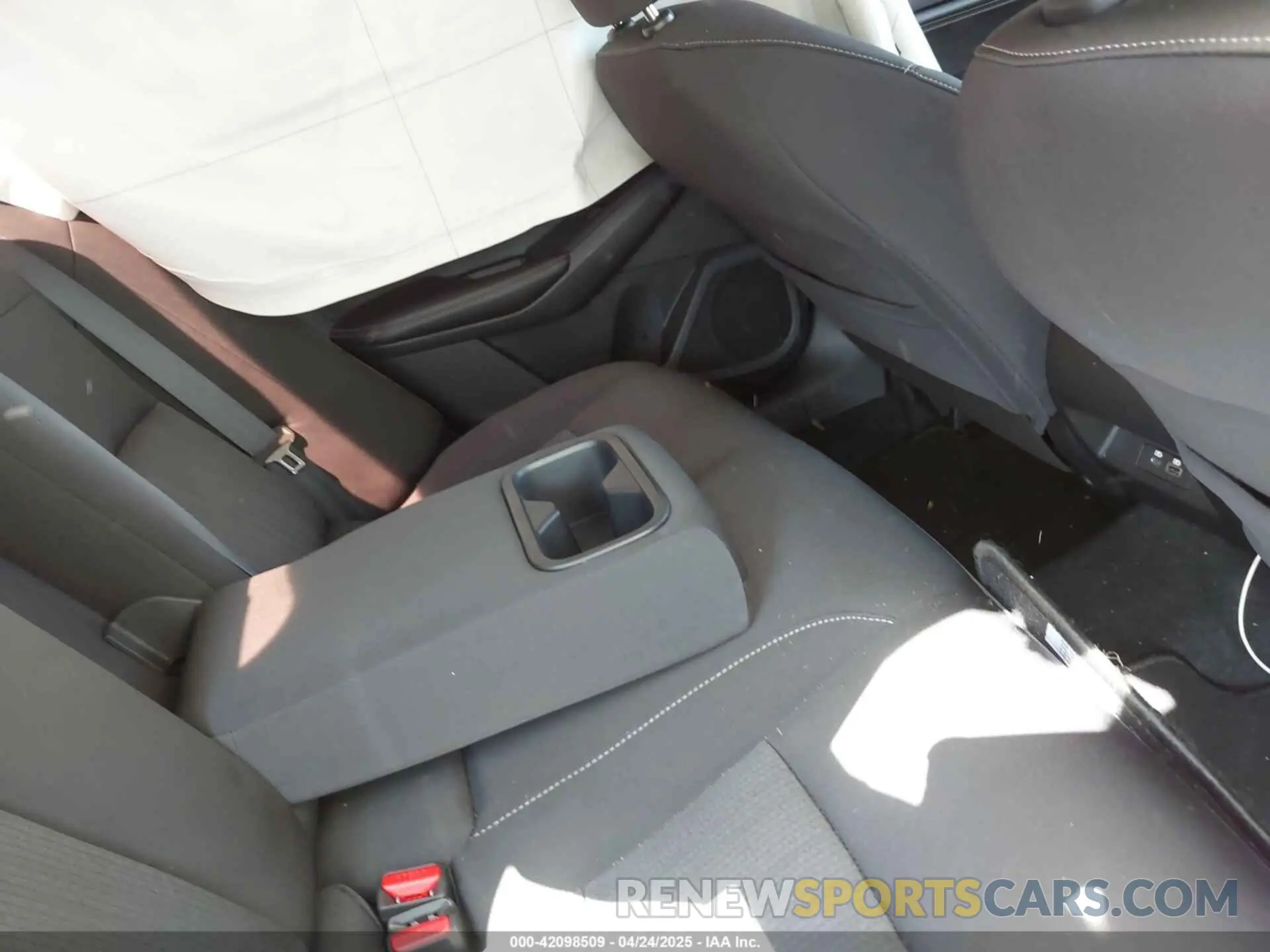 8 fotografías del automóvil dañado 1N4BL4BW8LC117293 NISSAN ALTIMA 2020