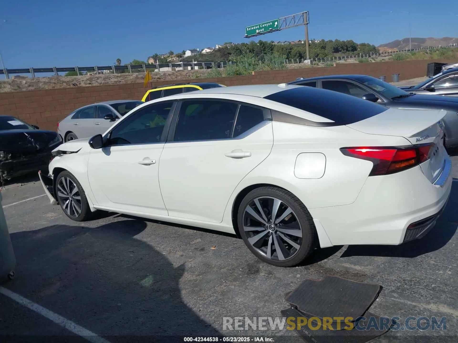 14 fotografías del automóvil dañado 1N4BL4CV0LN319944 NISSAN ALTIMA 2020