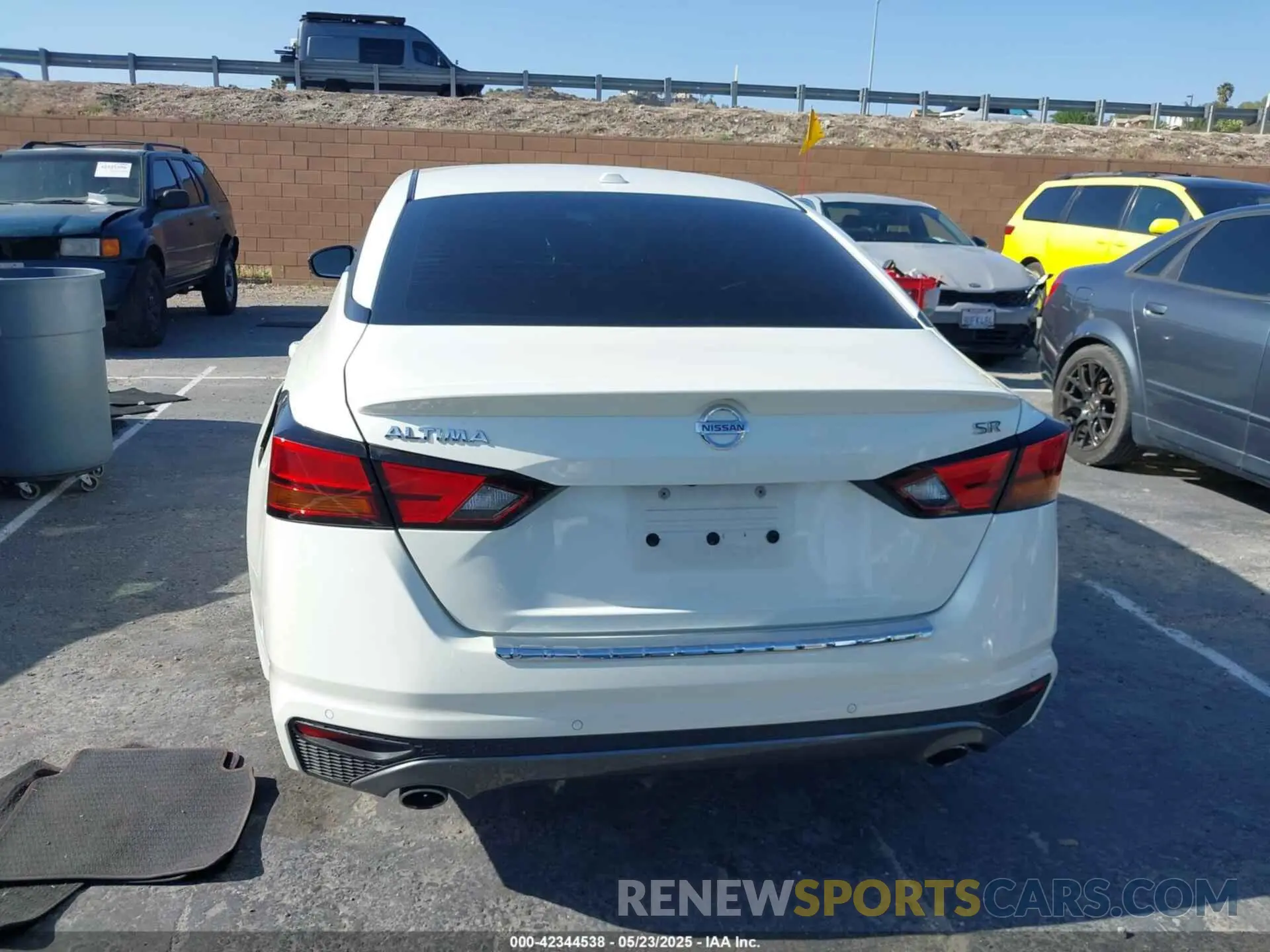 16 fotografías del automóvil dañado 1N4BL4CV0LN319944 NISSAN ALTIMA 2020