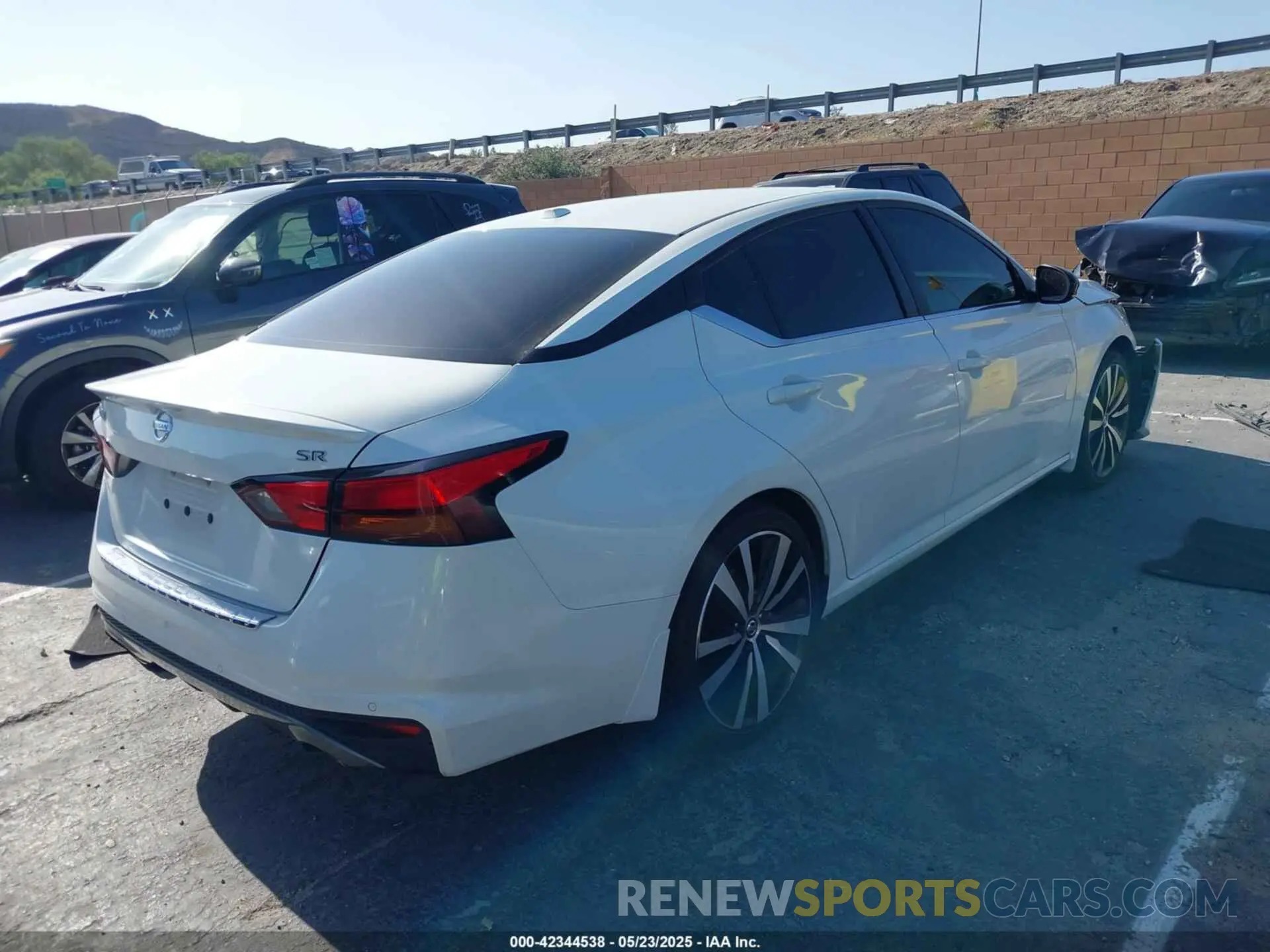 4 fotografías del automóvil dañado 1N4BL4CV0LN319944 NISSAN ALTIMA 2020