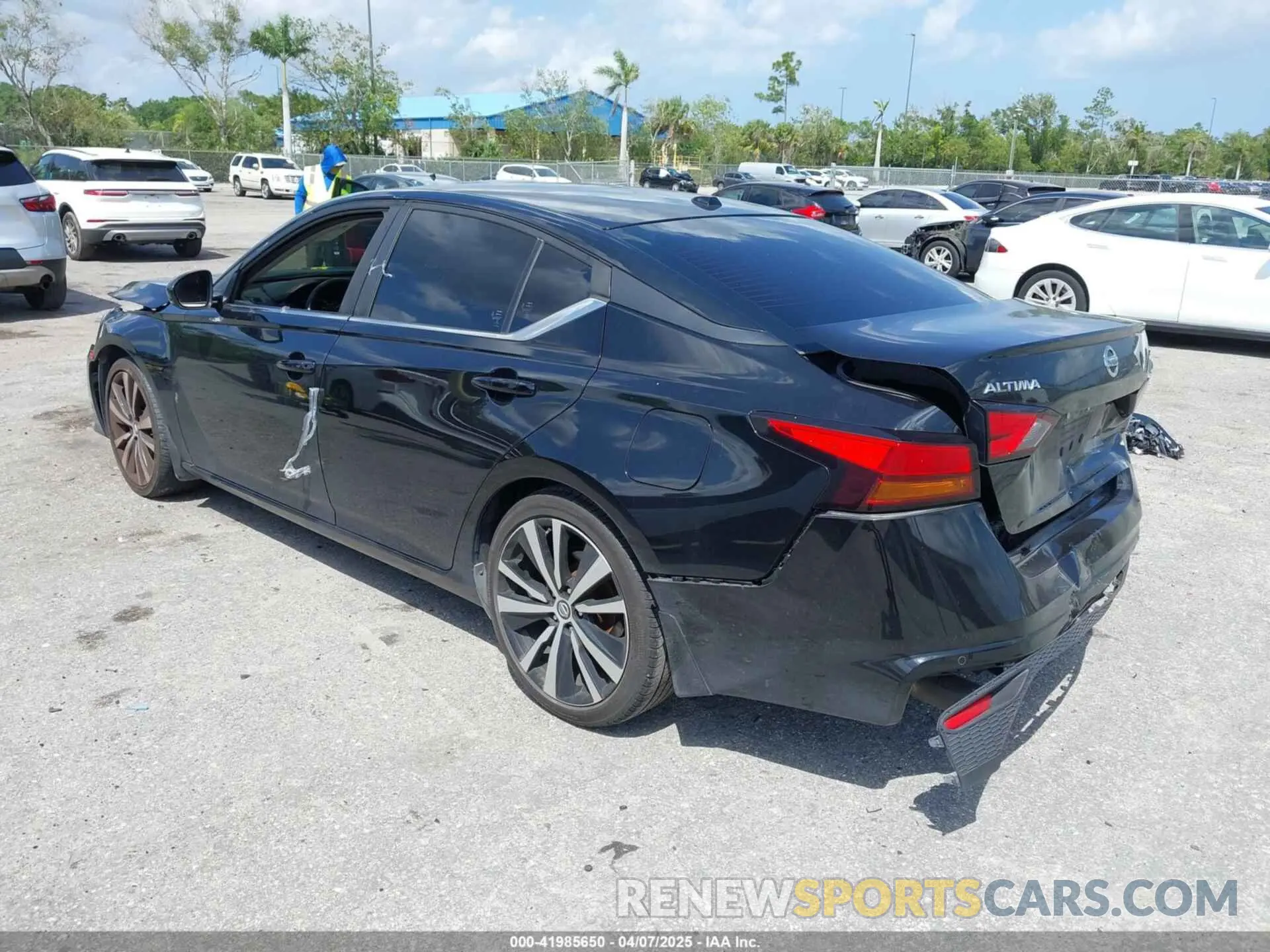 12 fotografías del automóvil dañado 1N4BL4CV4LC180798 NISSAN ALTIMA 2020