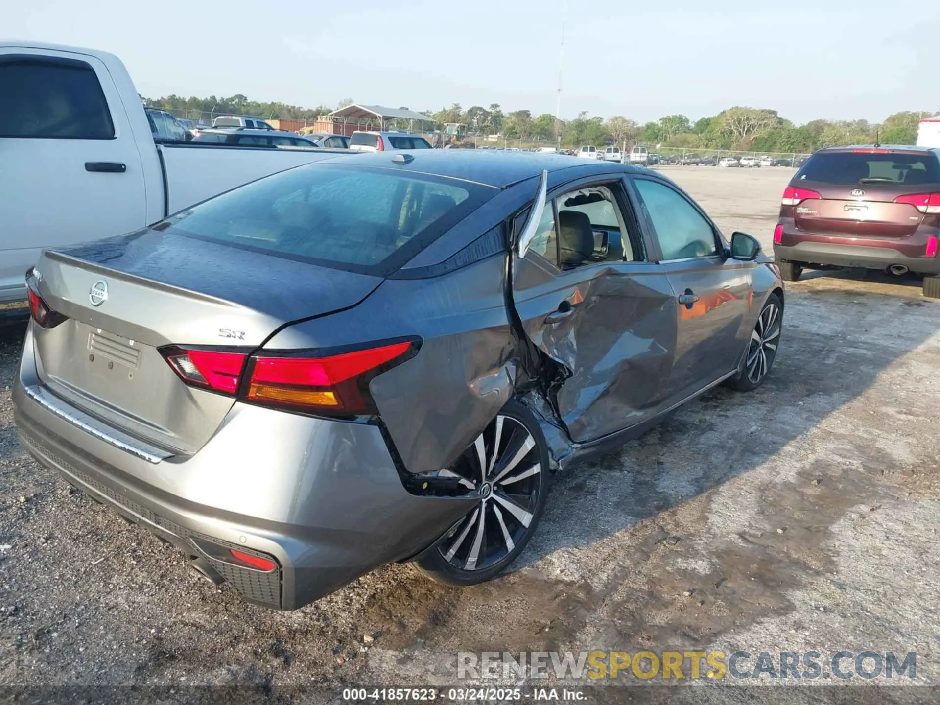 4 fotografías del automóvil dañado 1N4BL4CV4LC260151 NISSAN ALTIMA 2020