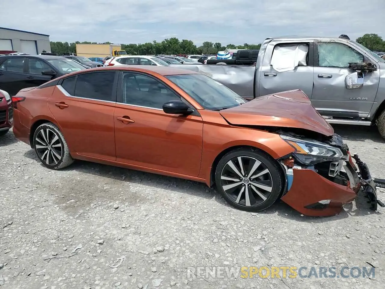 4 fotografías del automóvil dañado 1N4BL4CV4LN320000 NISSAN ALTIMA 2020