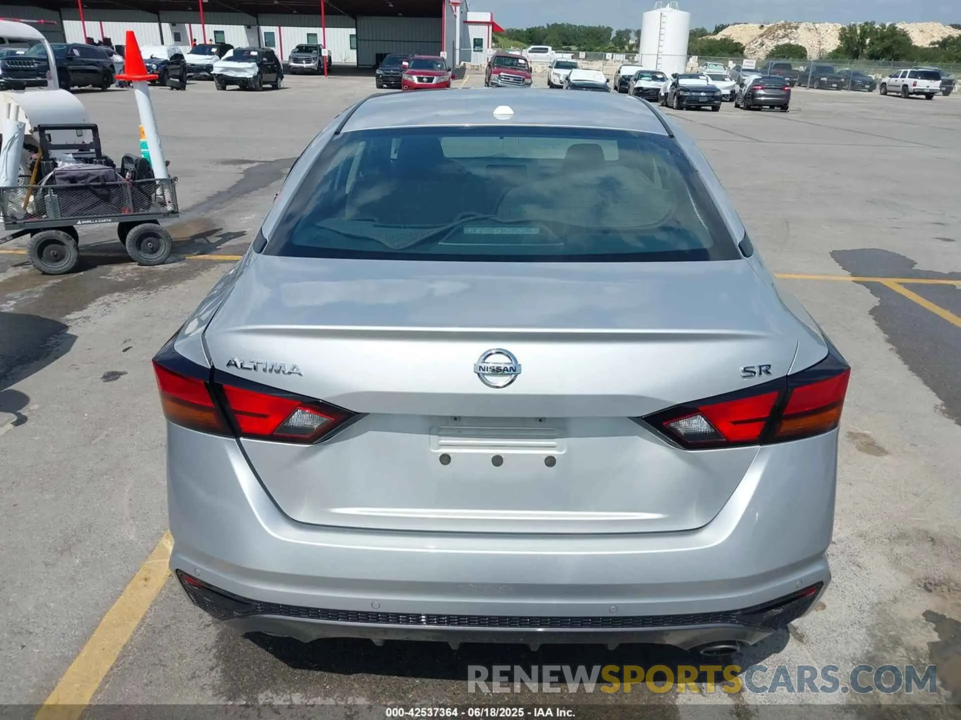16 fotografías del automóvil dañado 1N4BL4CV7LC243702 NISSAN ALTIMA 2020