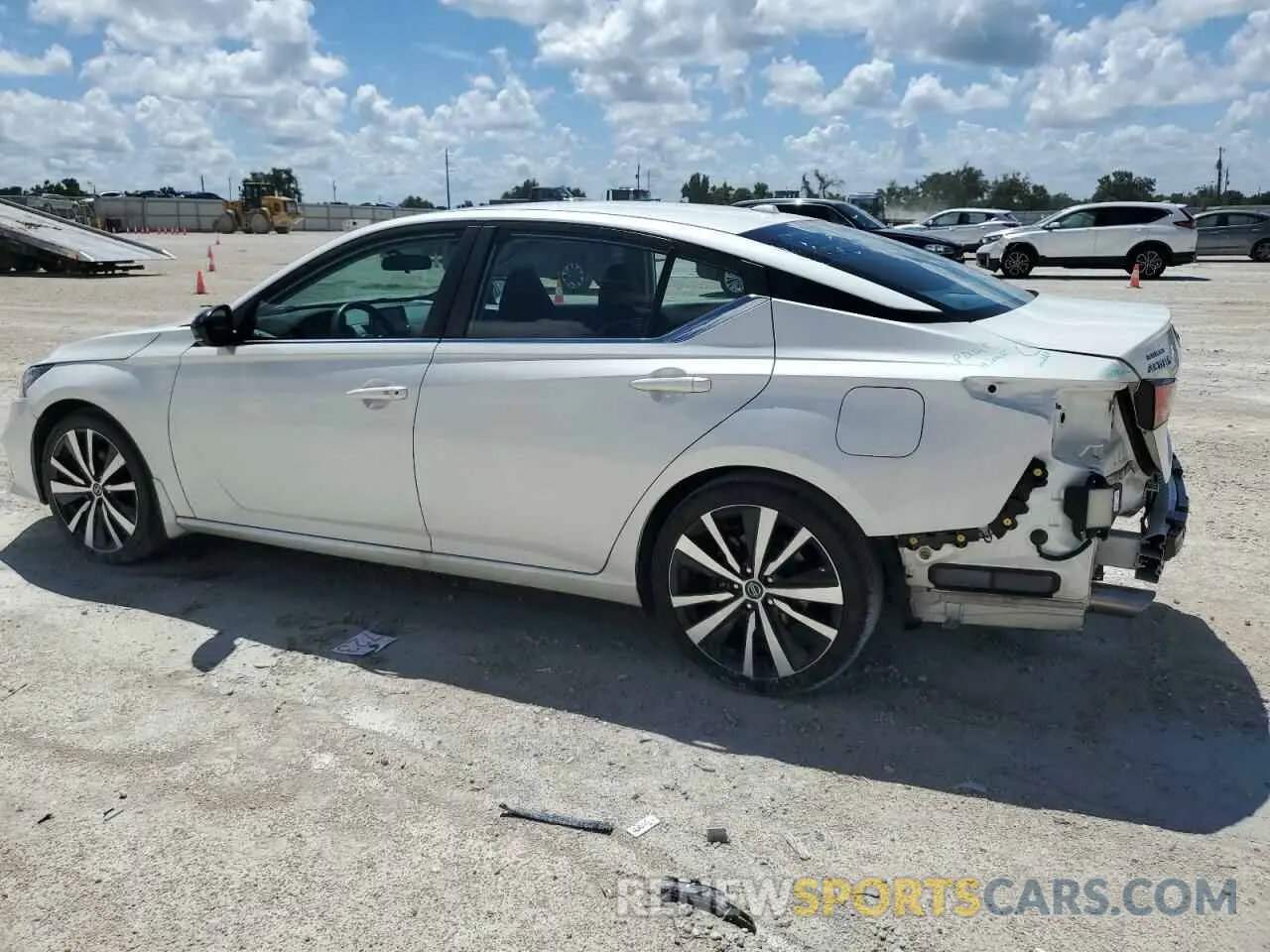 2 fotografías del automóvil dañado 1N4BL4CV7LC275131 NISSAN ALTIMA 2020