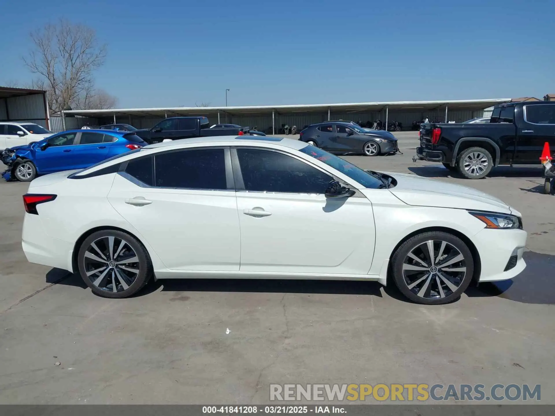 13 fotografías del automóvil dañado 1N4BL4CV7LN321674 NISSAN ALTIMA 2020
