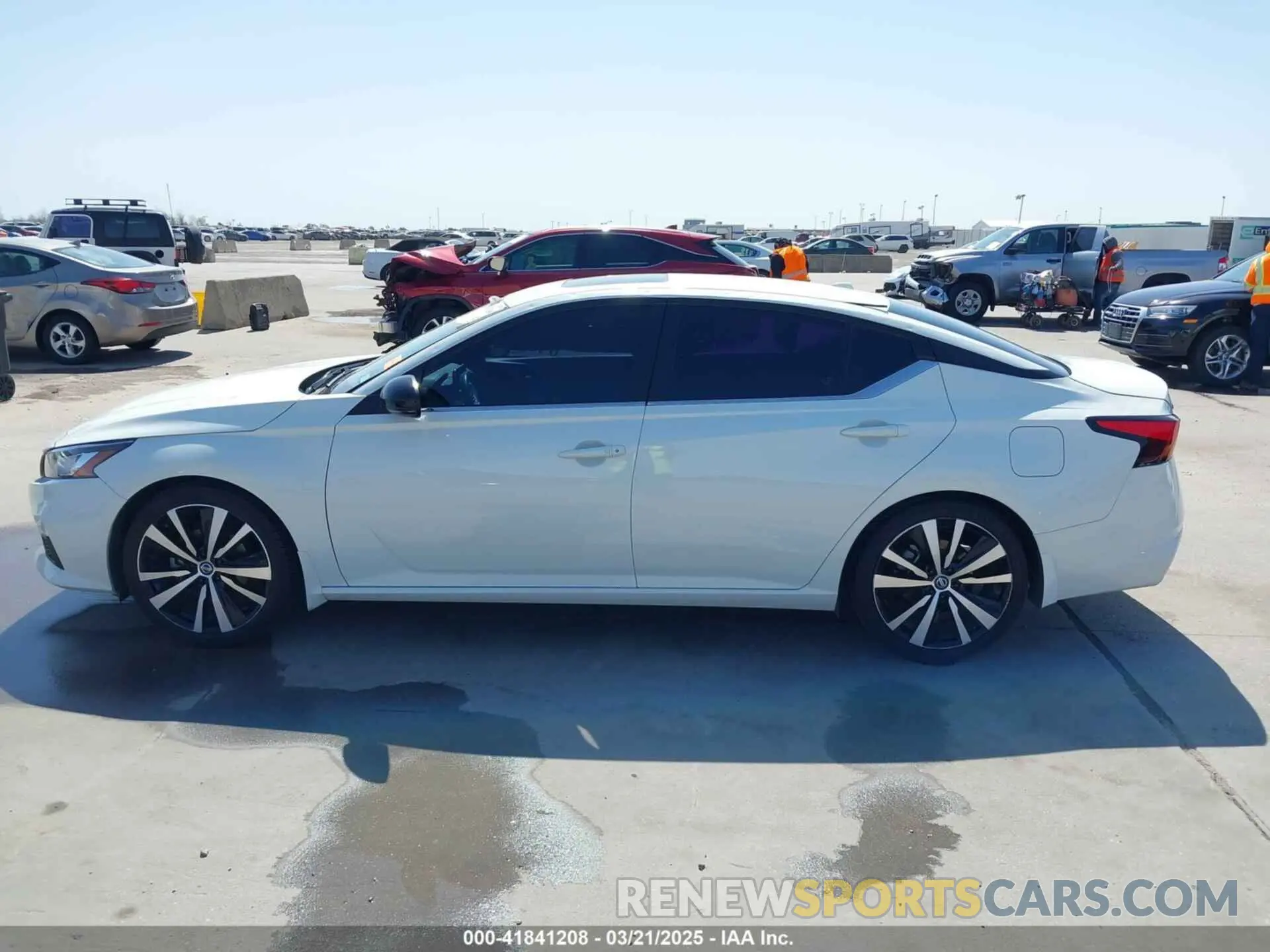 14 fotografías del automóvil dañado 1N4BL4CV7LN321674 NISSAN ALTIMA 2020