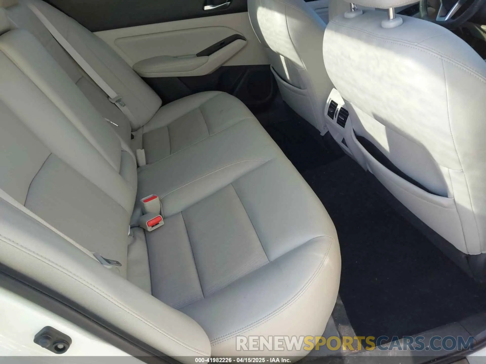 8 fotografías del automóvil dañado 1N4BL4FV3LC127019 NISSAN ALTIMA 2020