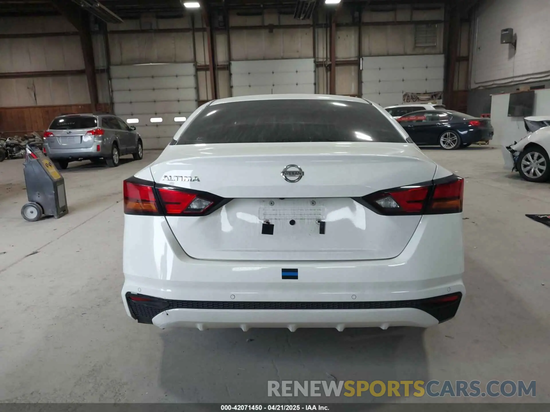 16 fotografías del automóvil dañado 1N4BL4BV3MN328320 NISSAN ALTIMA 2021