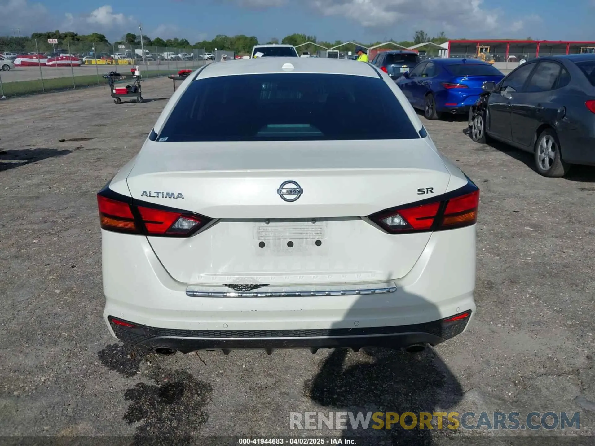 16 fotografías del automóvil dañado 1N4BL4CV4MN401158 NISSAN ALTIMA 2021