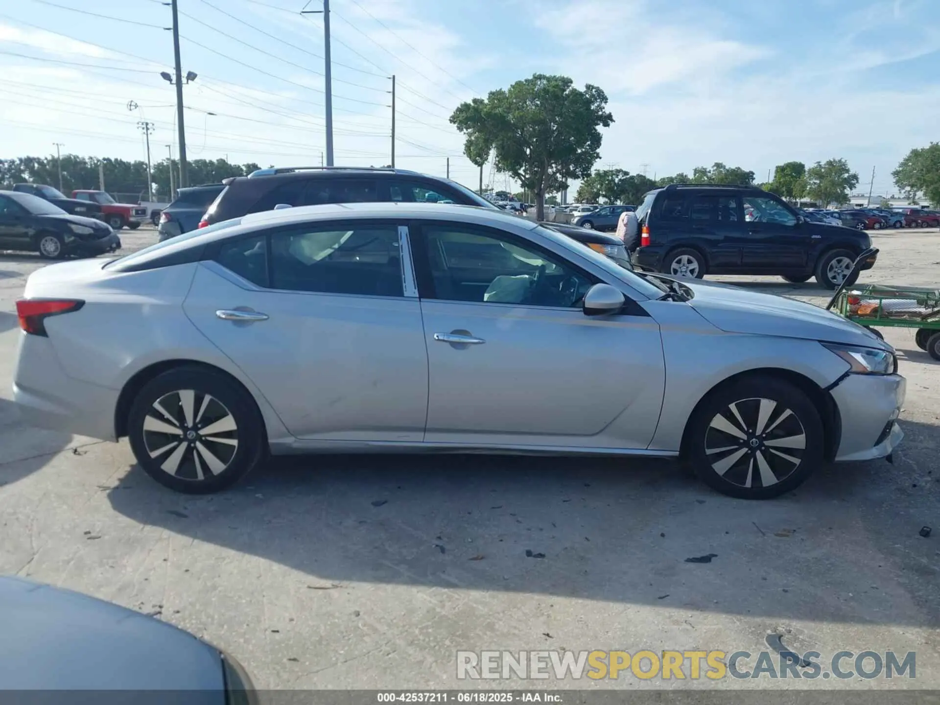 13 fotografías del automóvil dañado 1N4BL4DV6MN415495 NISSAN ALTIMA 2021