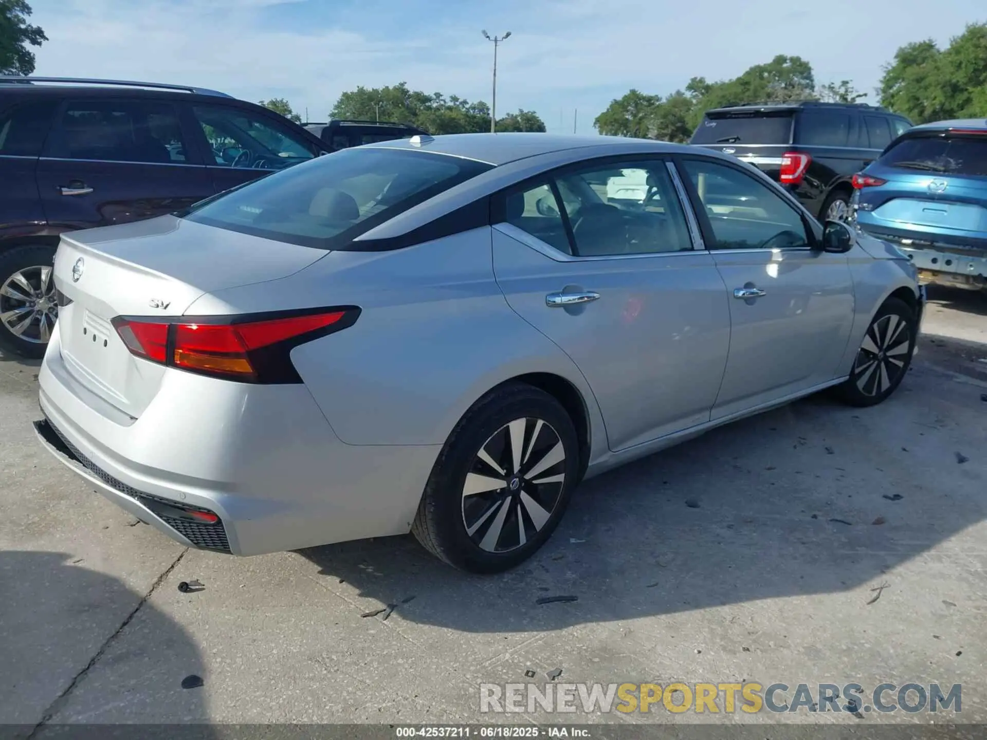 4 fotografías del automóvil dañado 1N4BL4DV6MN415495 NISSAN ALTIMA 2021