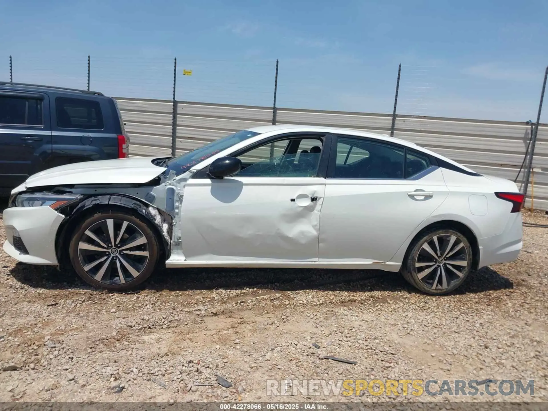 13 fotografías del automóvil dañado 1N4BL4CV7NN366522 NISSAN ALTIMA 2022