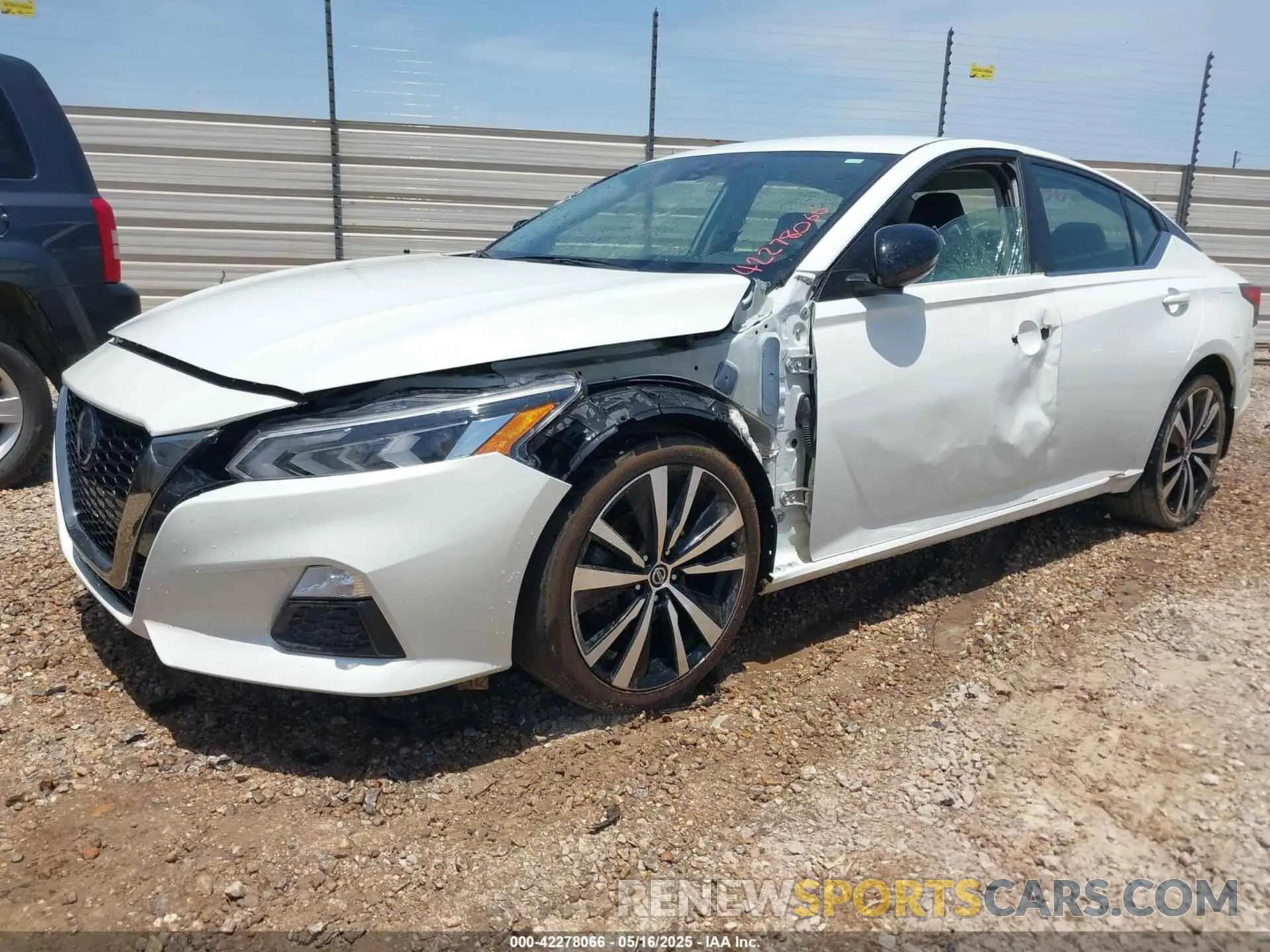 2 fotografías del automóvil dañado 1N4BL4CV7NN366522 NISSAN ALTIMA 2022
