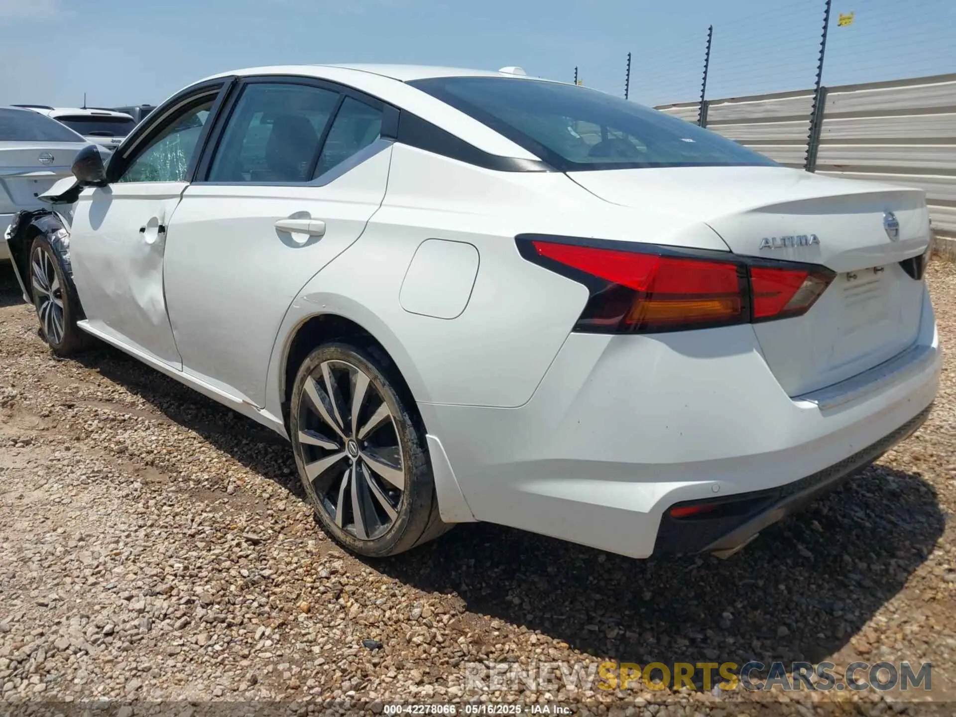 3 fotografías del automóvil dañado 1N4BL4CV7NN366522 NISSAN ALTIMA 2022