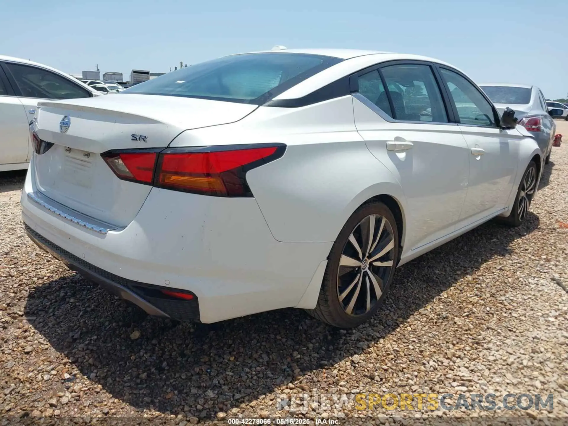 4 fotografías del automóvil dañado 1N4BL4CV7NN366522 NISSAN ALTIMA 2022