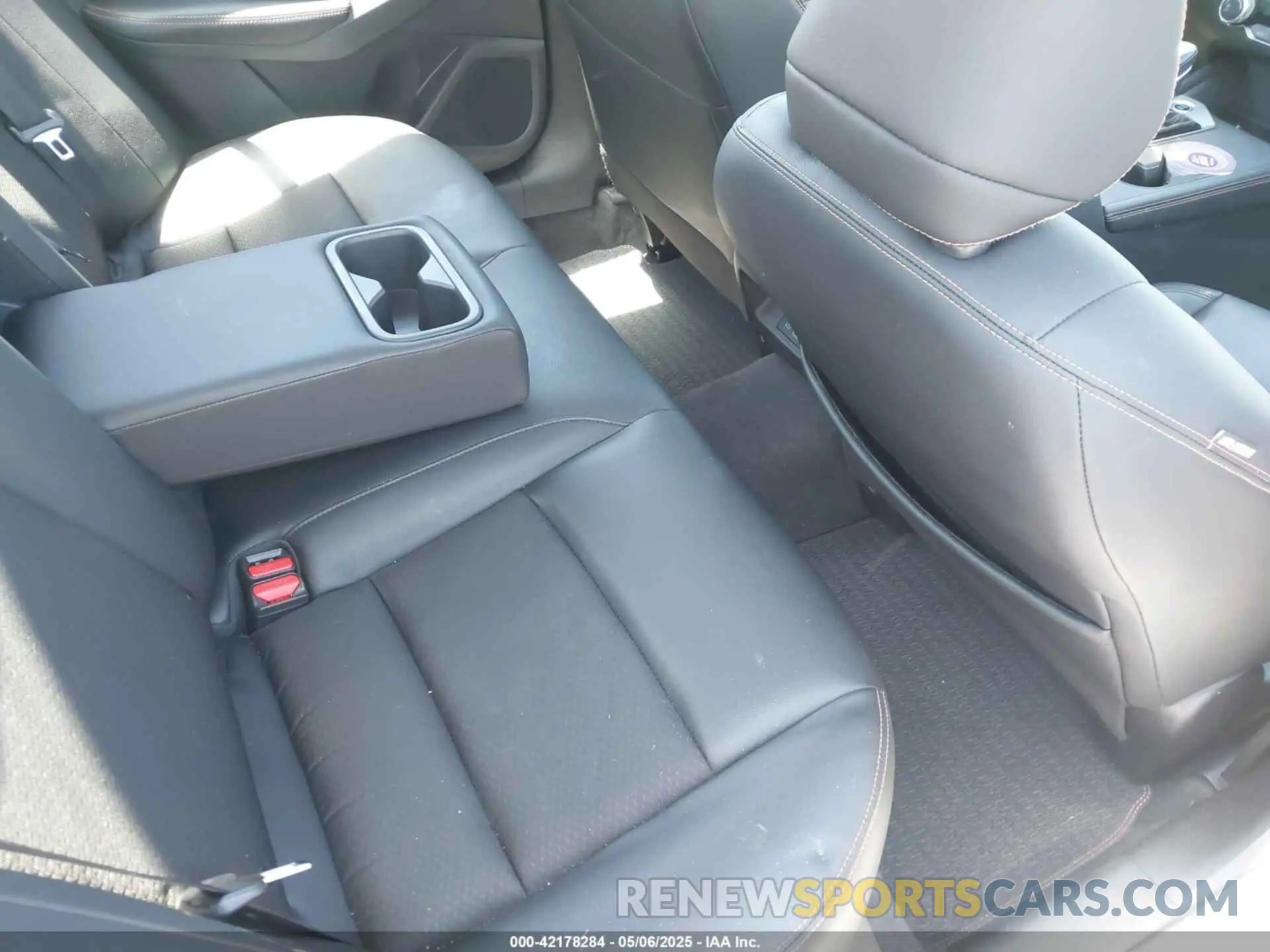 8 fotografías del automóvil dañado 1N4BL4CV9NN379028 NISSAN ALTIMA 2022
