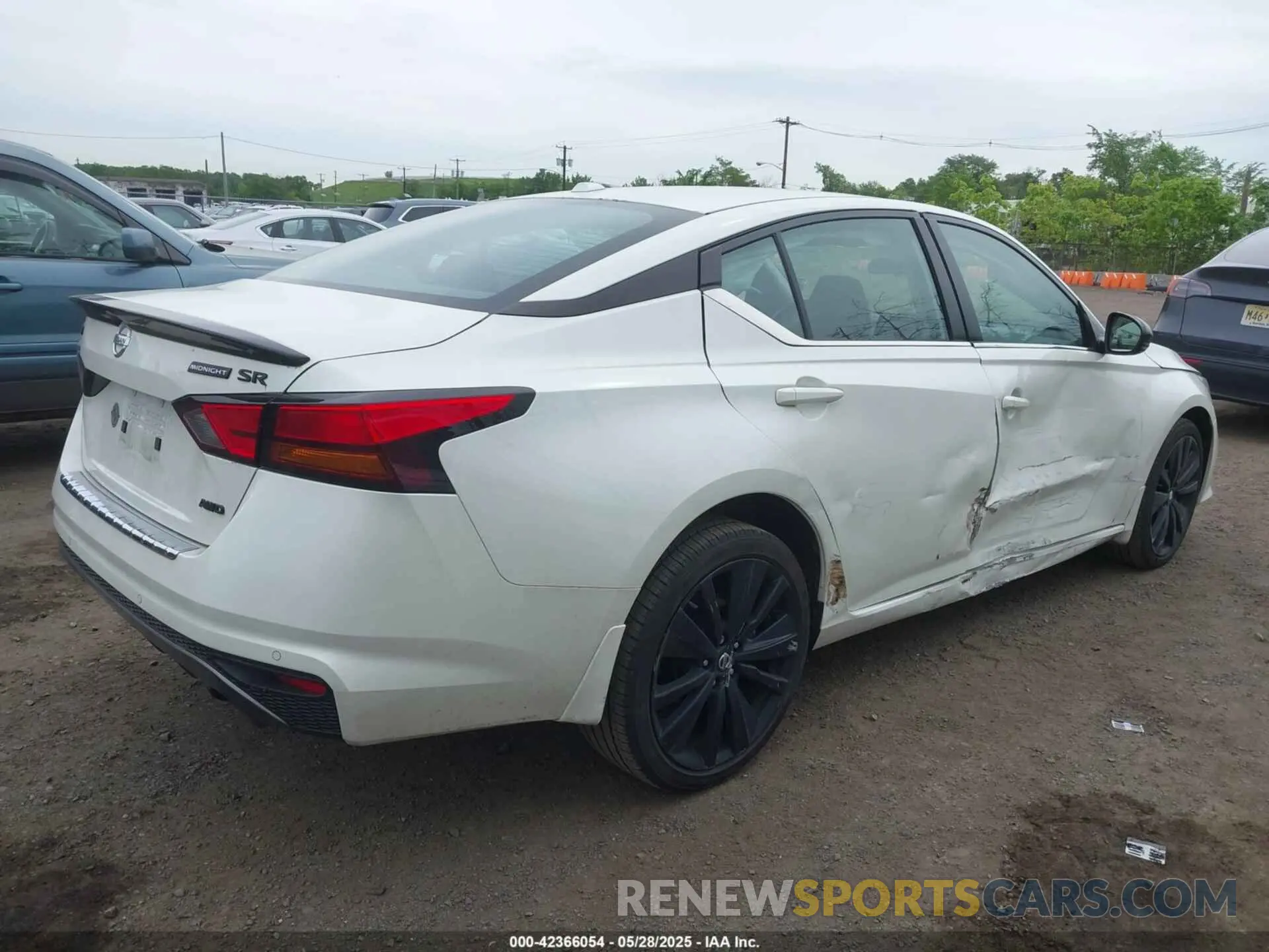 4 fotografías del automóvil dañado 1N4BL4CW0NN385180 NISSAN ALTIMA 2022
