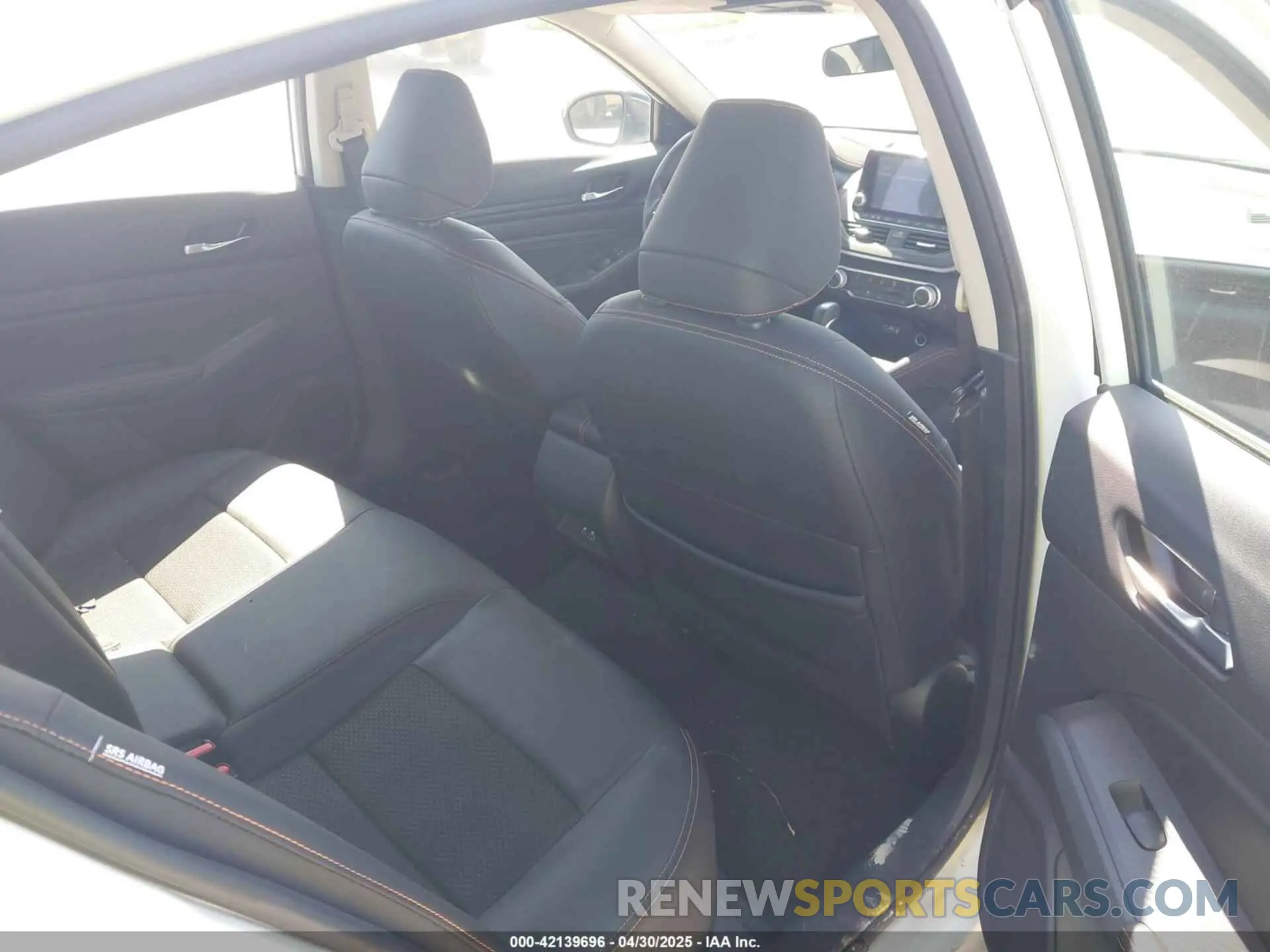 8 fotografías del automóvil dañado 1N4BL4CW1NN351698 NISSAN ALTIMA 2022