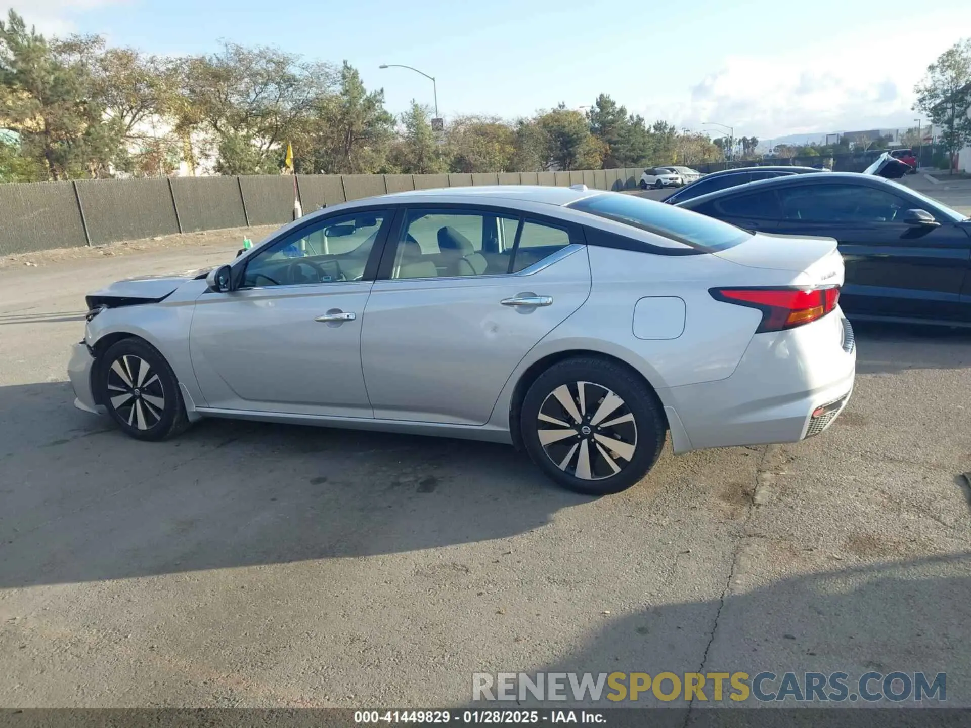 14 fotografías del automóvil dañado 1N4BL4DV6NN374898 NISSAN ALTIMA 2022