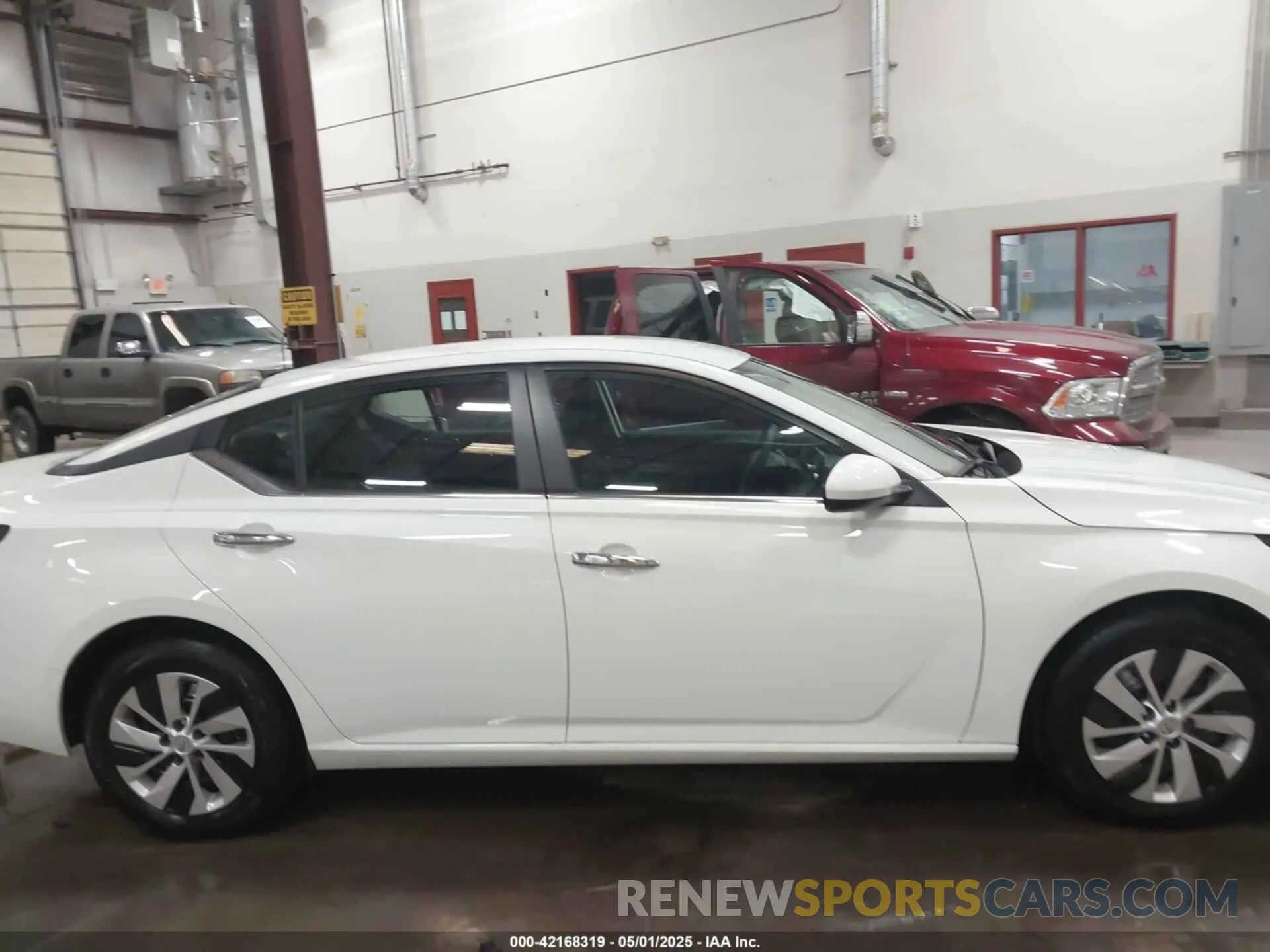 14 fotografías del automóvil dañado 1N4BL4BV0PN366544 NISSAN ALTIMA 2023