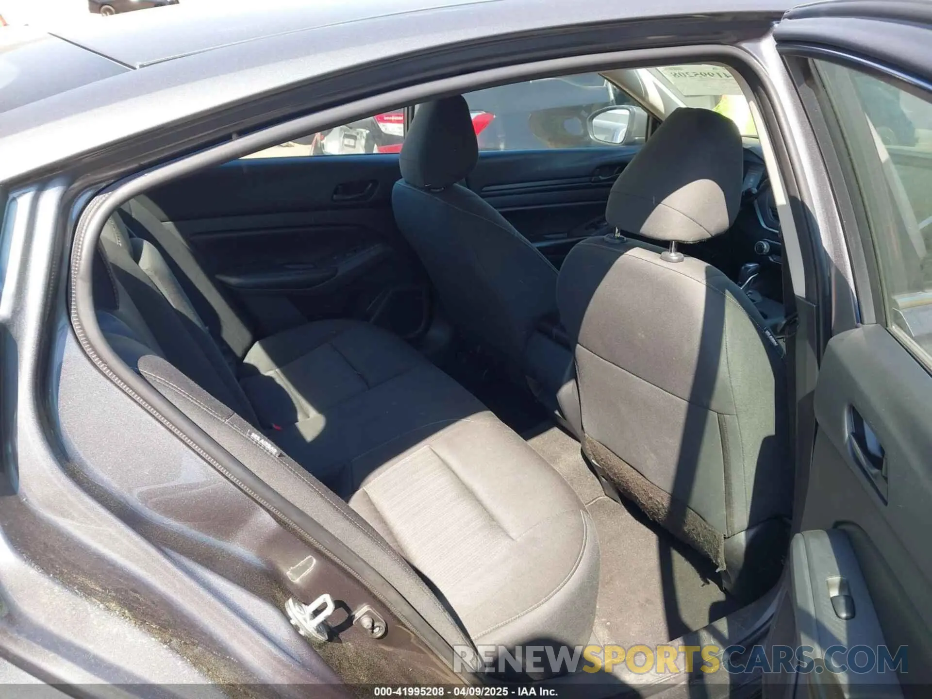 8 fotografías del automóvil dañado 1N4BL4BV4PN357555 NISSAN ALTIMA 2023